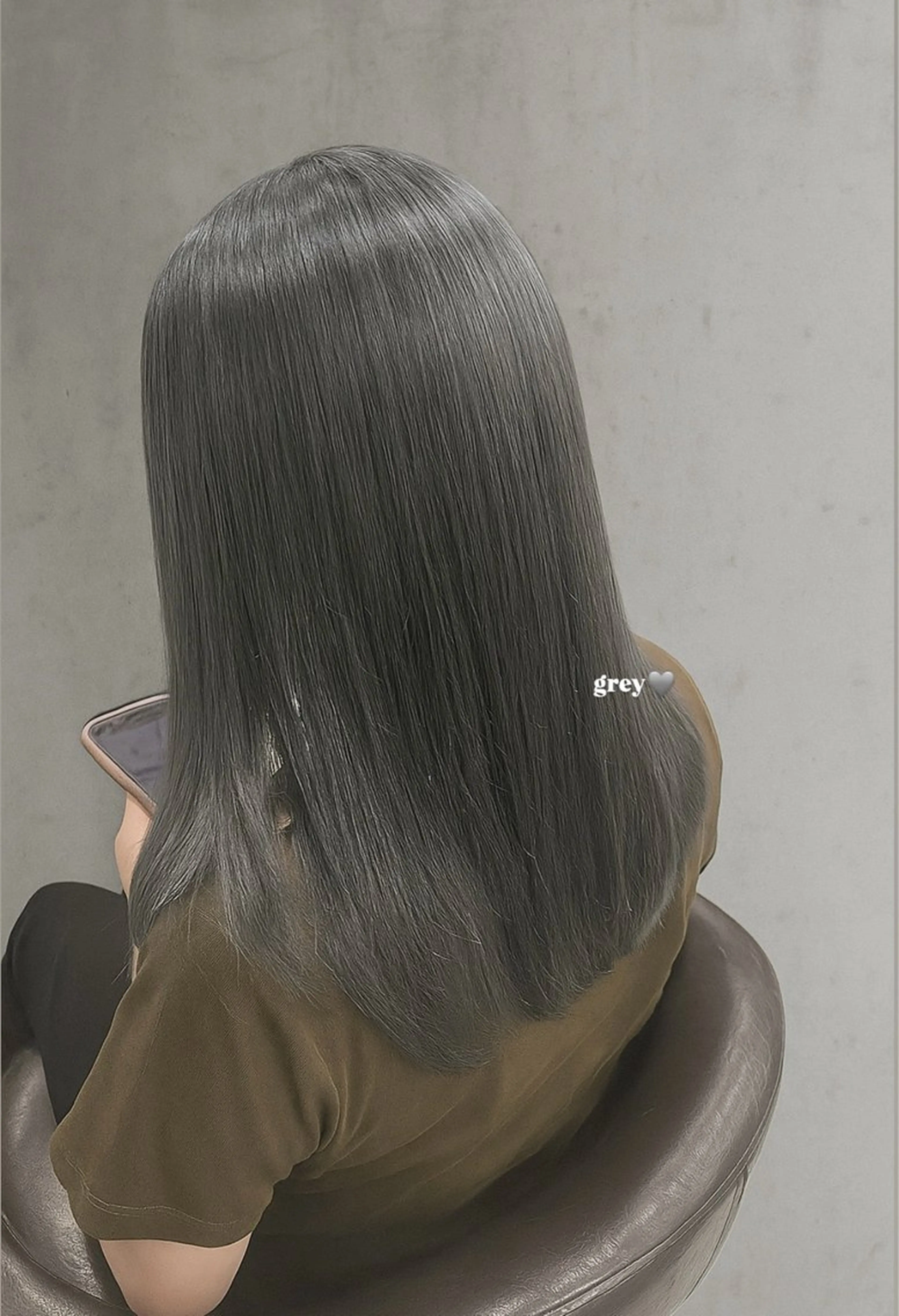 【🖤ブリーチ🖤】（リタッチ2~3cm以内）＋オンカラー✅20:00~※補足説明を必ず確認の上ご予約ください。の写真