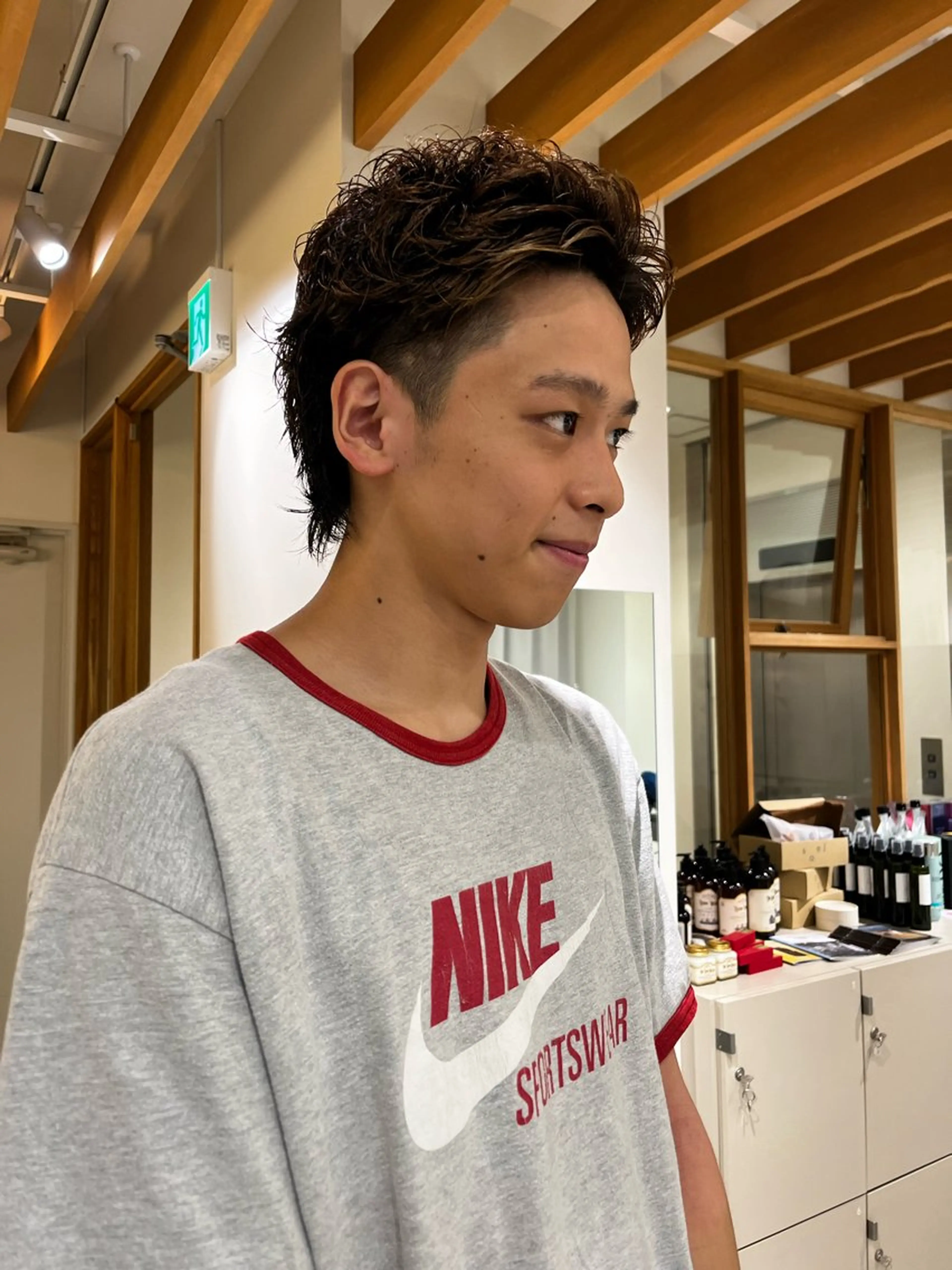 カラー パーマ メンズ フェザーパーマ メンズパーマ 透明感カラー 外国人風カラー アイブロウリフト/ 髪質改善カラー/みわの眉毛・アイブロウイメージ