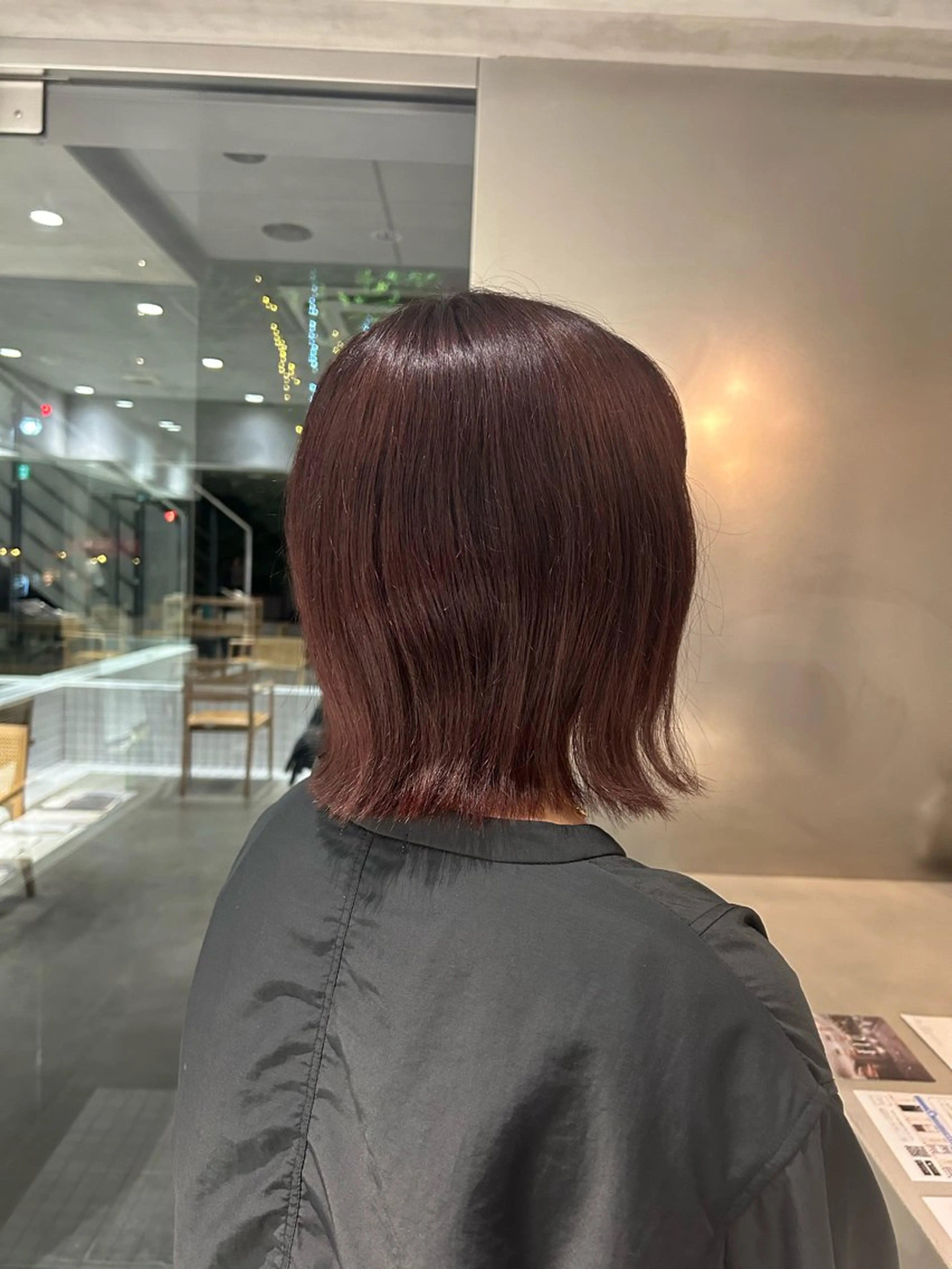 ミディアム カラー 馬場 菜乃夏のヘアスタイル