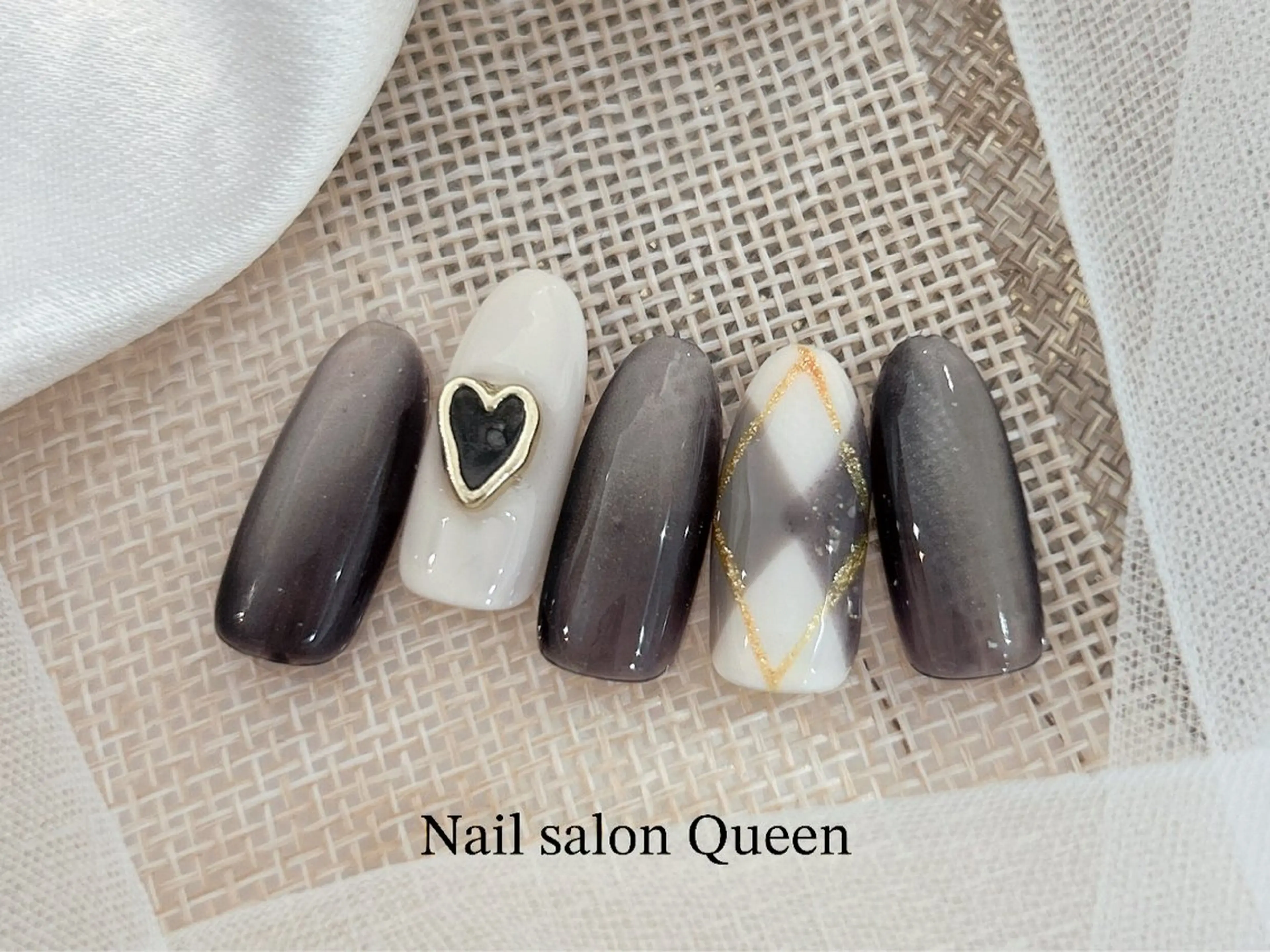 ネイル ハンドネイル ネイルサロンクイーン 東京/新宿/大久保のネイルデザイン