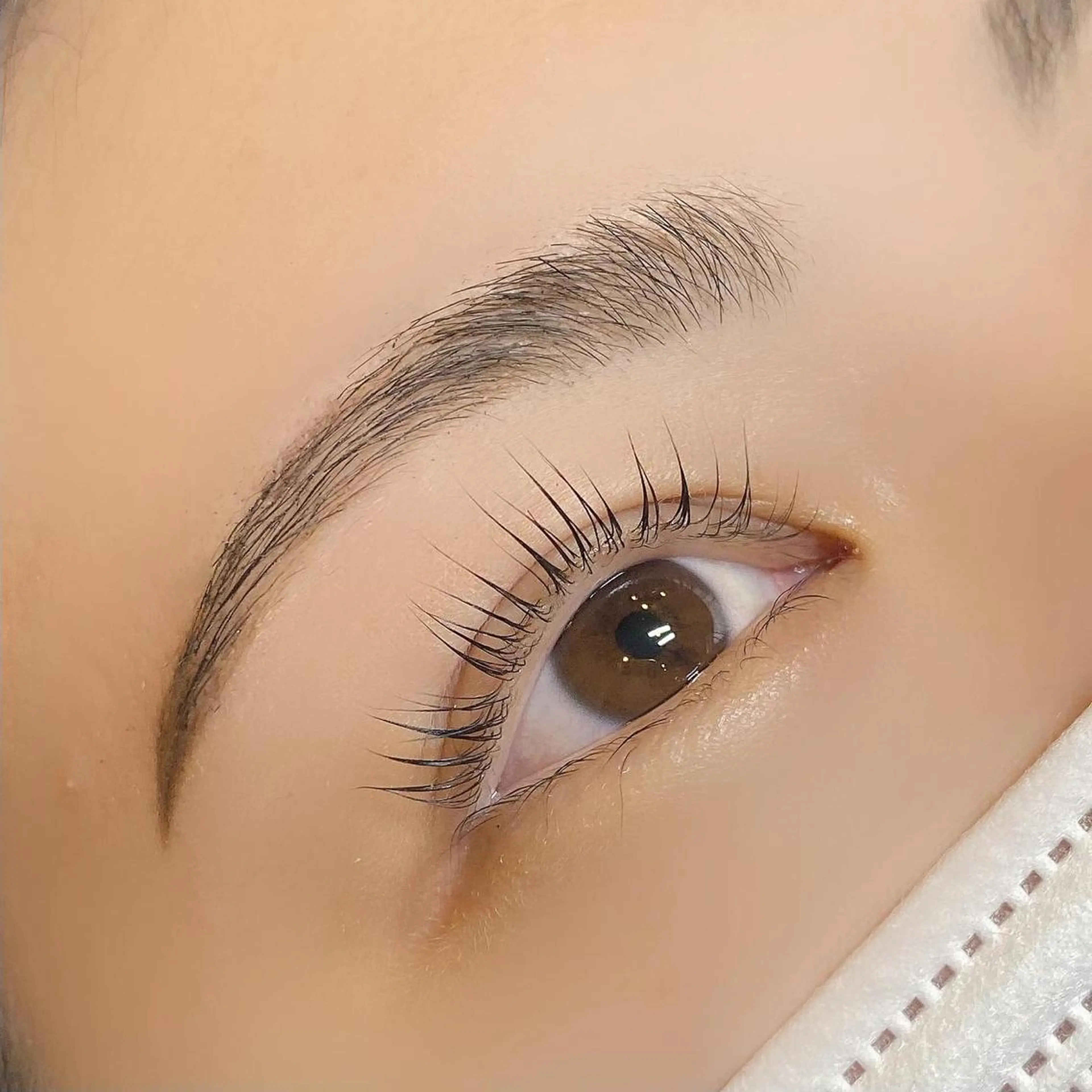 マツエク・マツパ アイブロウ ハリウッドブロウリフト Lカール 一重×まつ毛パーマ 🪽yoshino miku 🩵のマツエク・マツパデザイン