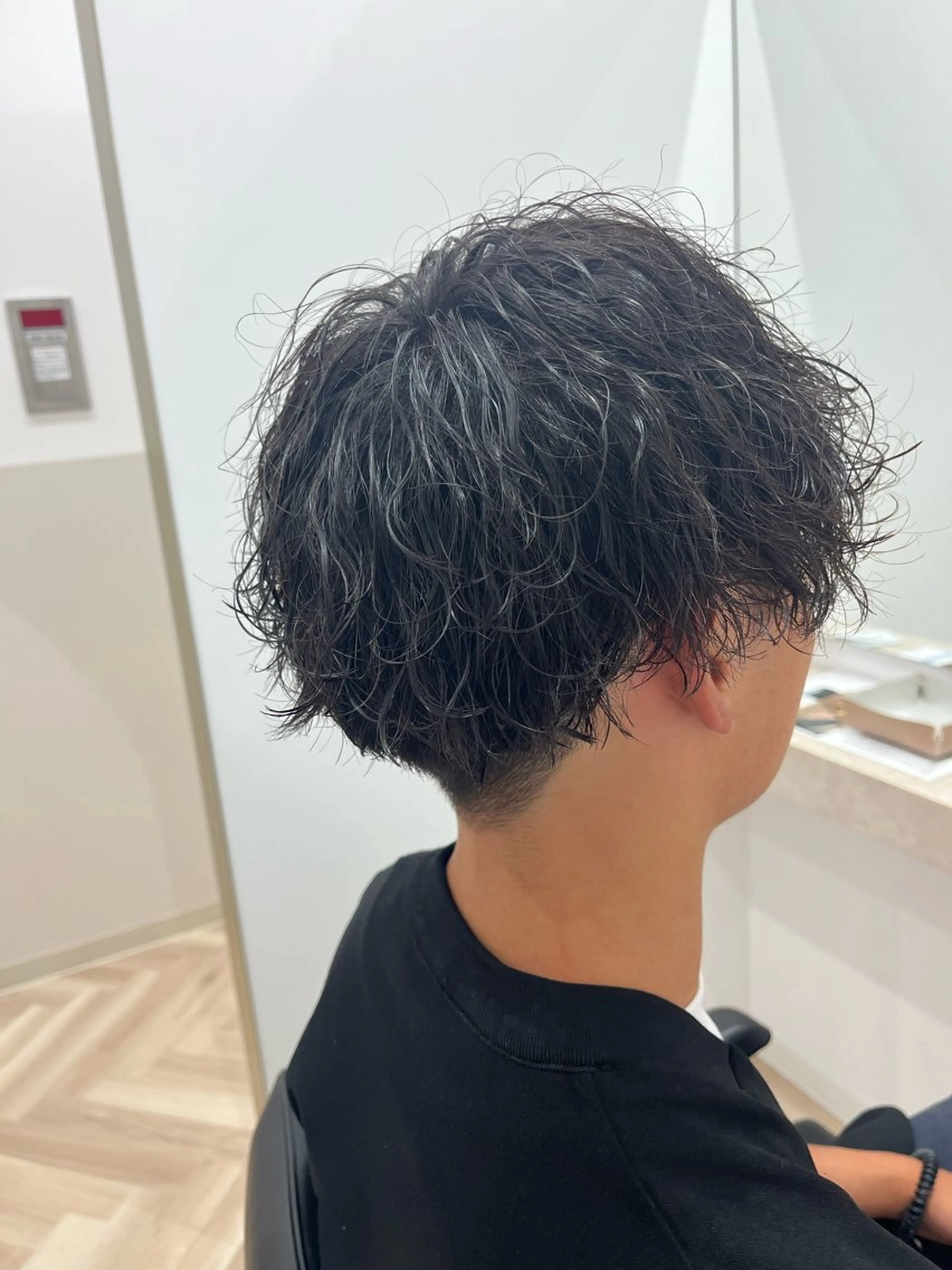 ショート パーマ メンズ メンズパーマ メンズツイストパーマ 波巻きパーマ ツイストパーマ カット パーマ 🫧ぷる艶カラー🫧 Yuubi🦩のヘアスタイル