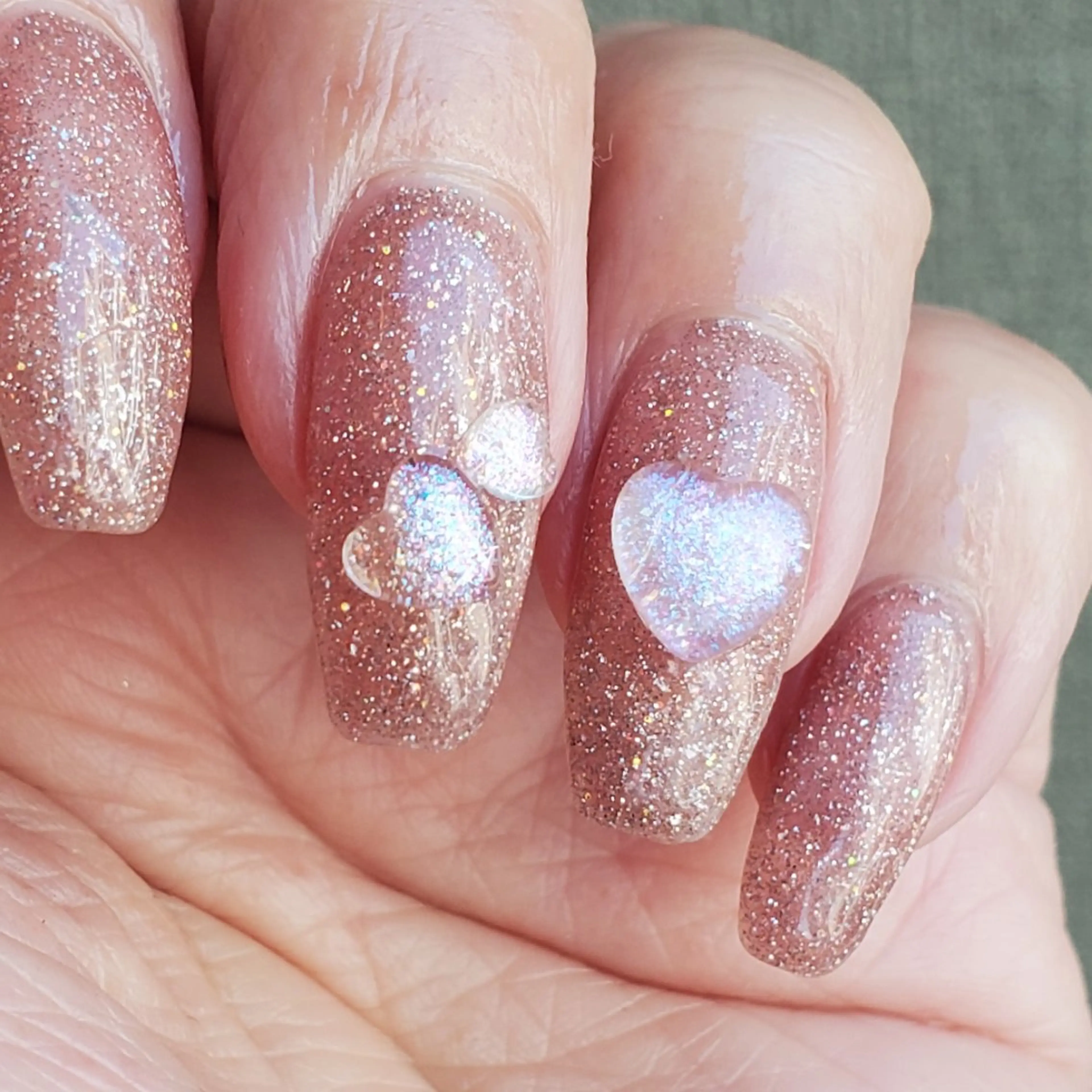 ネイル ハート キラキラネイル MOM  原宿店所属・MoM マムネイル原宿のネイルデザイン