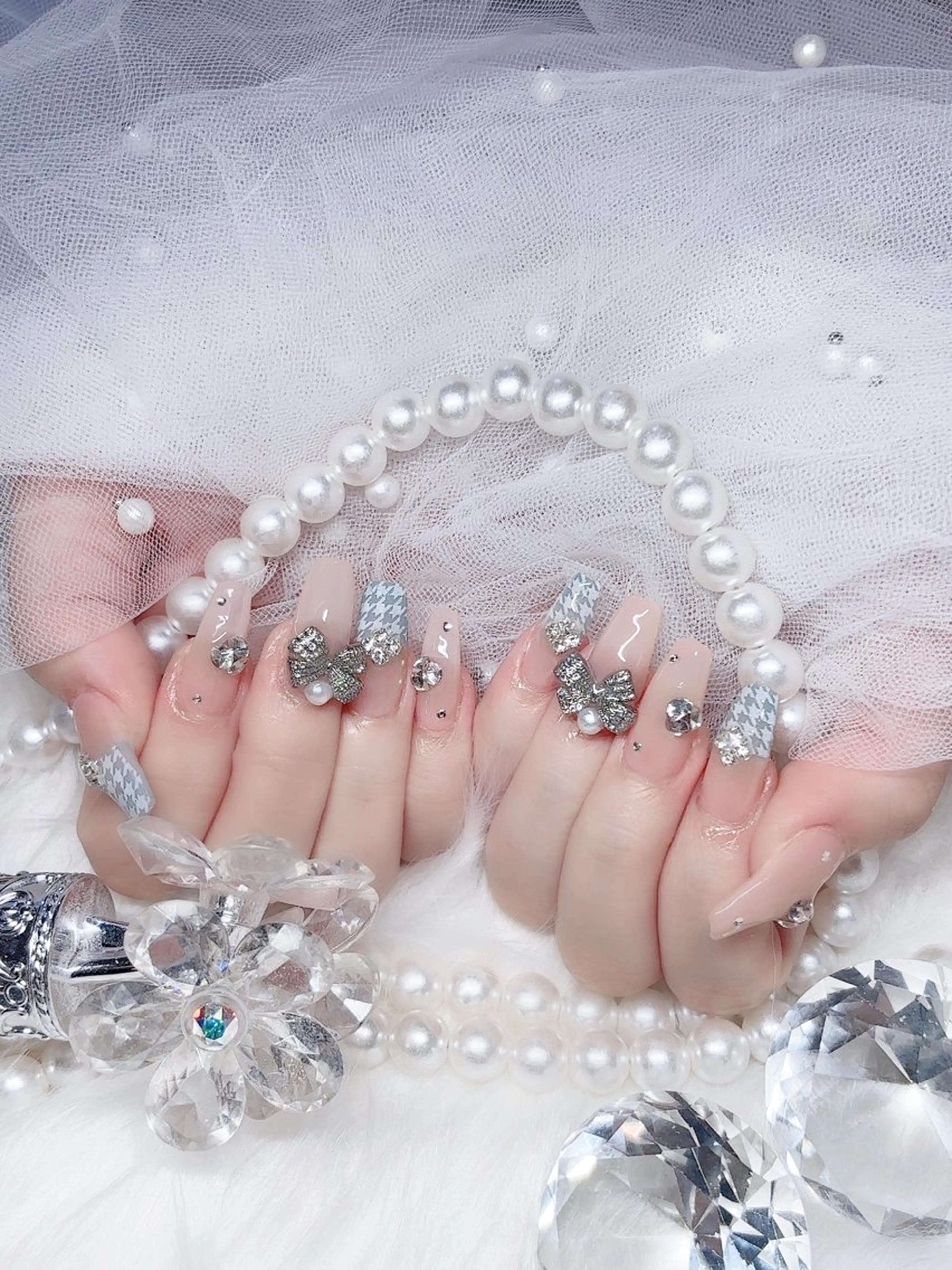 ネイル オーロラネイル 成人式 フットネイル 韓国ネイル ロングネイル Yudia🦋 azuのネイルデザイン