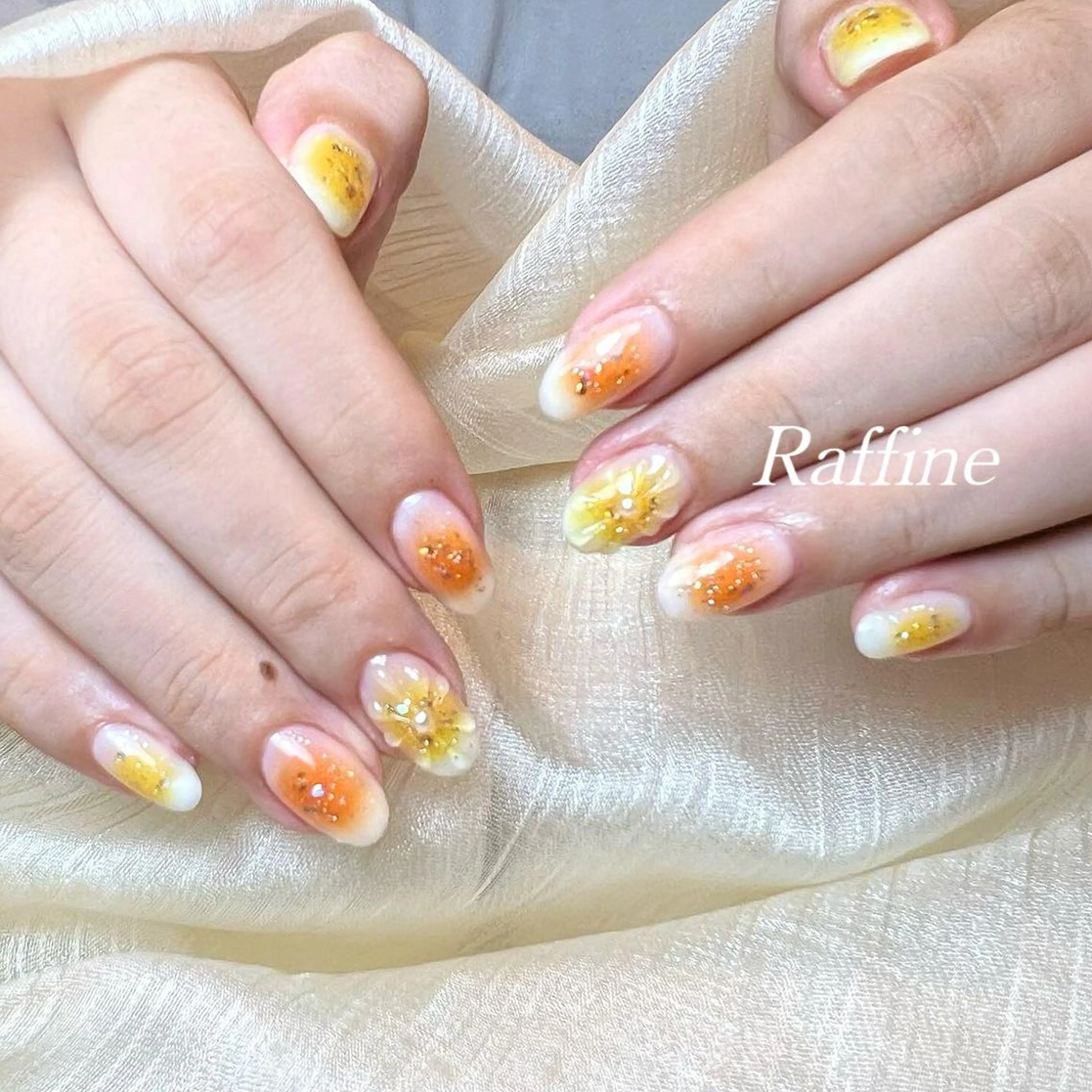 ネイル RAFFINE 月🦋🩵のネイルデザイン