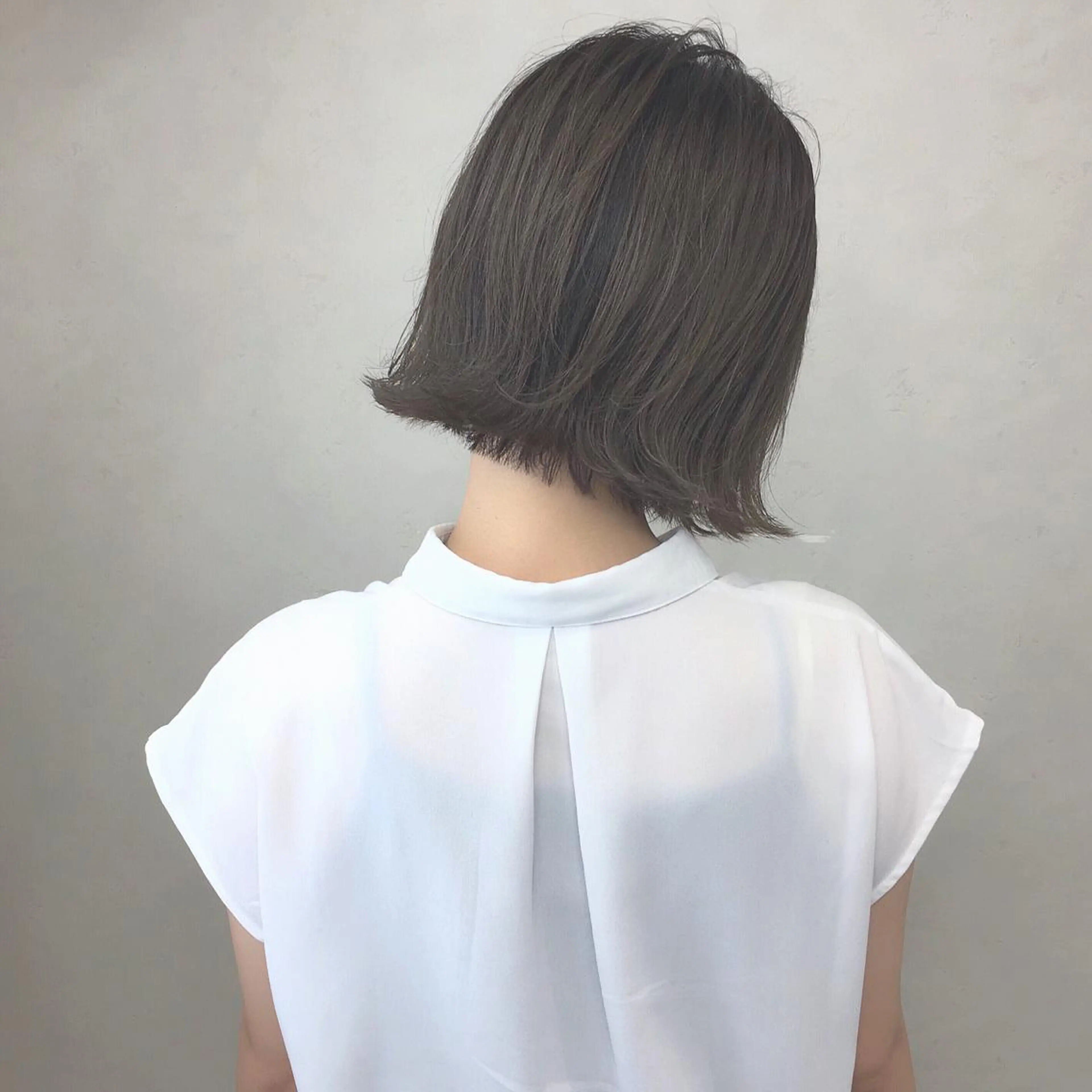 ショート カラー ベージュカラー 外ハネヘア ❤️ダブルカラー 髪質改善❤️SAYAのヘアスタイル