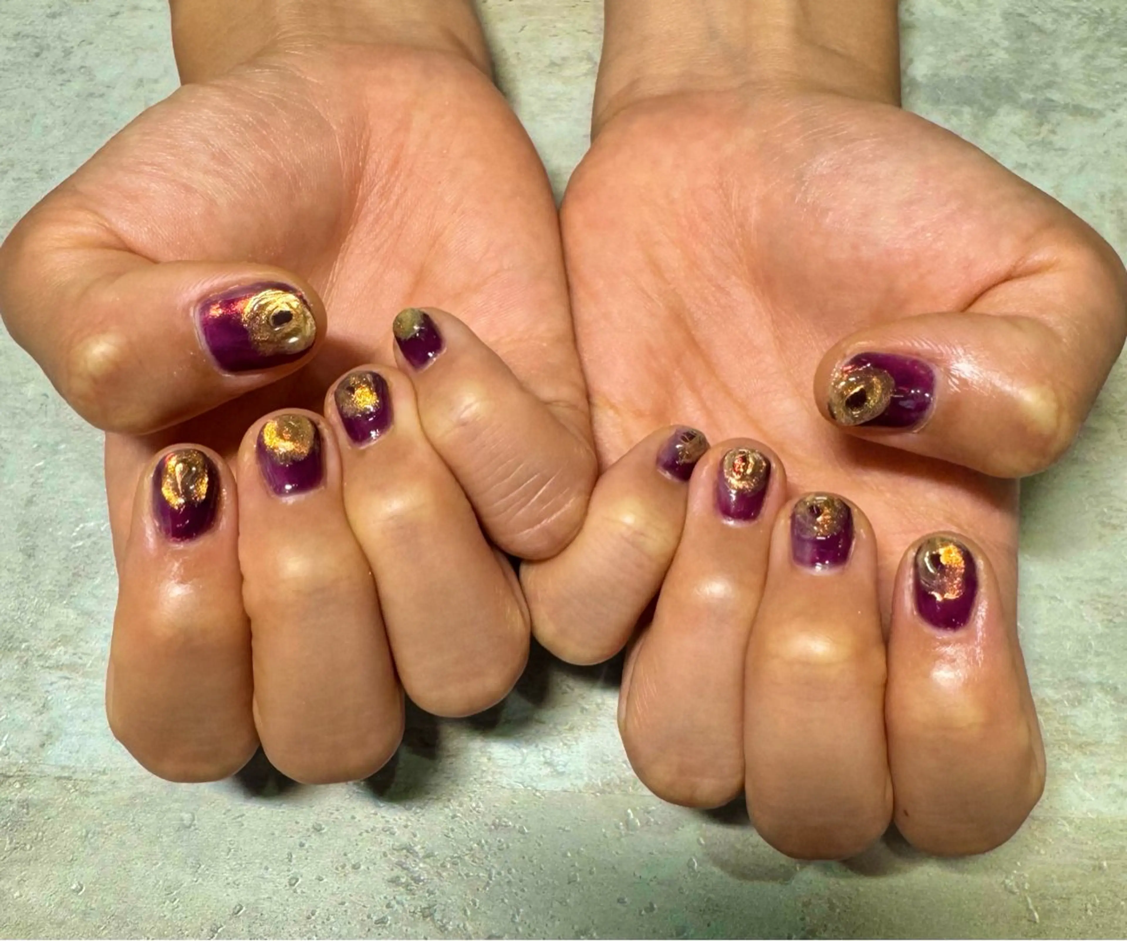 ネイル オーロラネイル Mahiru ➰🎀🤍のネイルデザイン