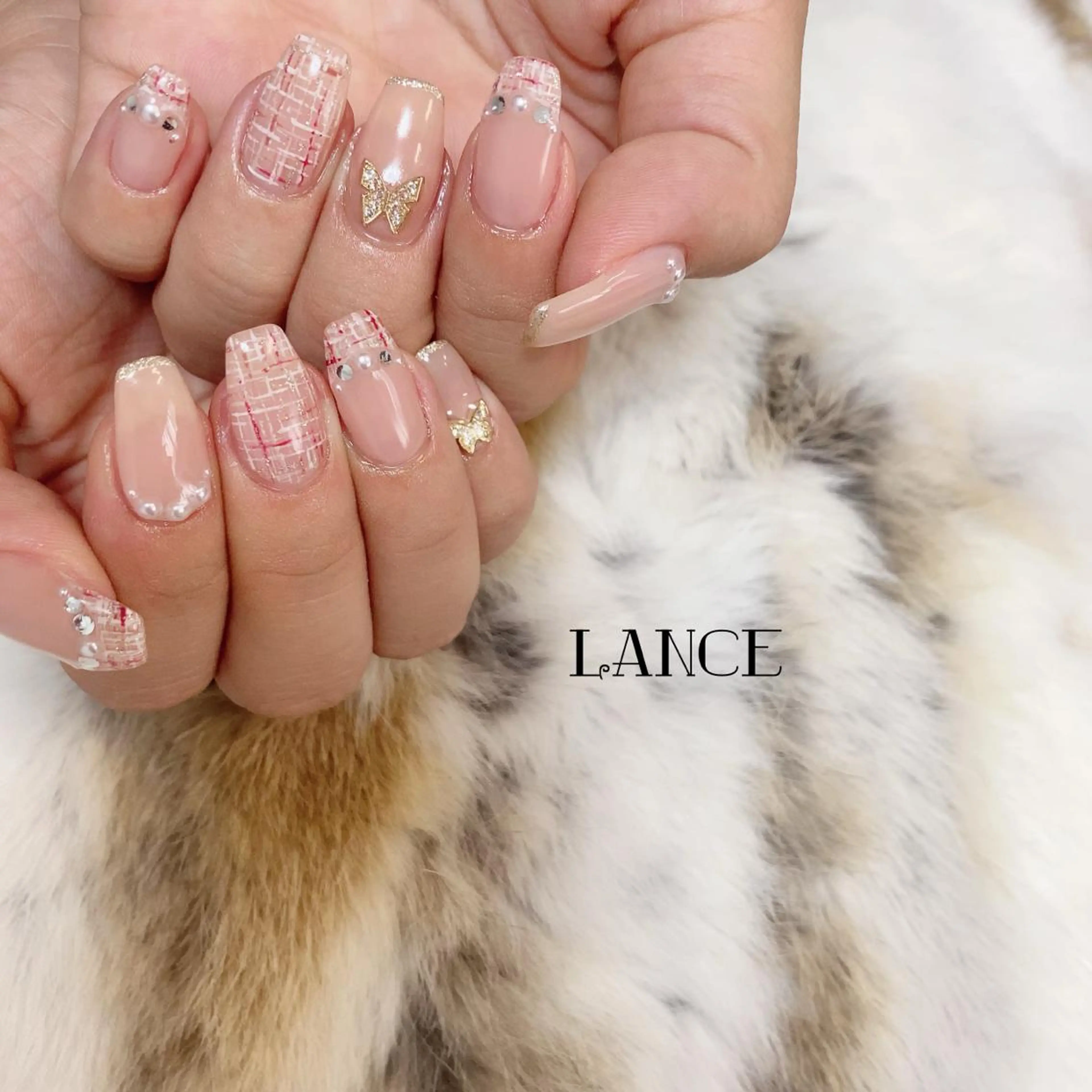 ミディアム ネイル オーロラネイル マグネットネイル ワンホンネイル 冬ネイル ハンドネイル Lance nailのネイルデザイン
