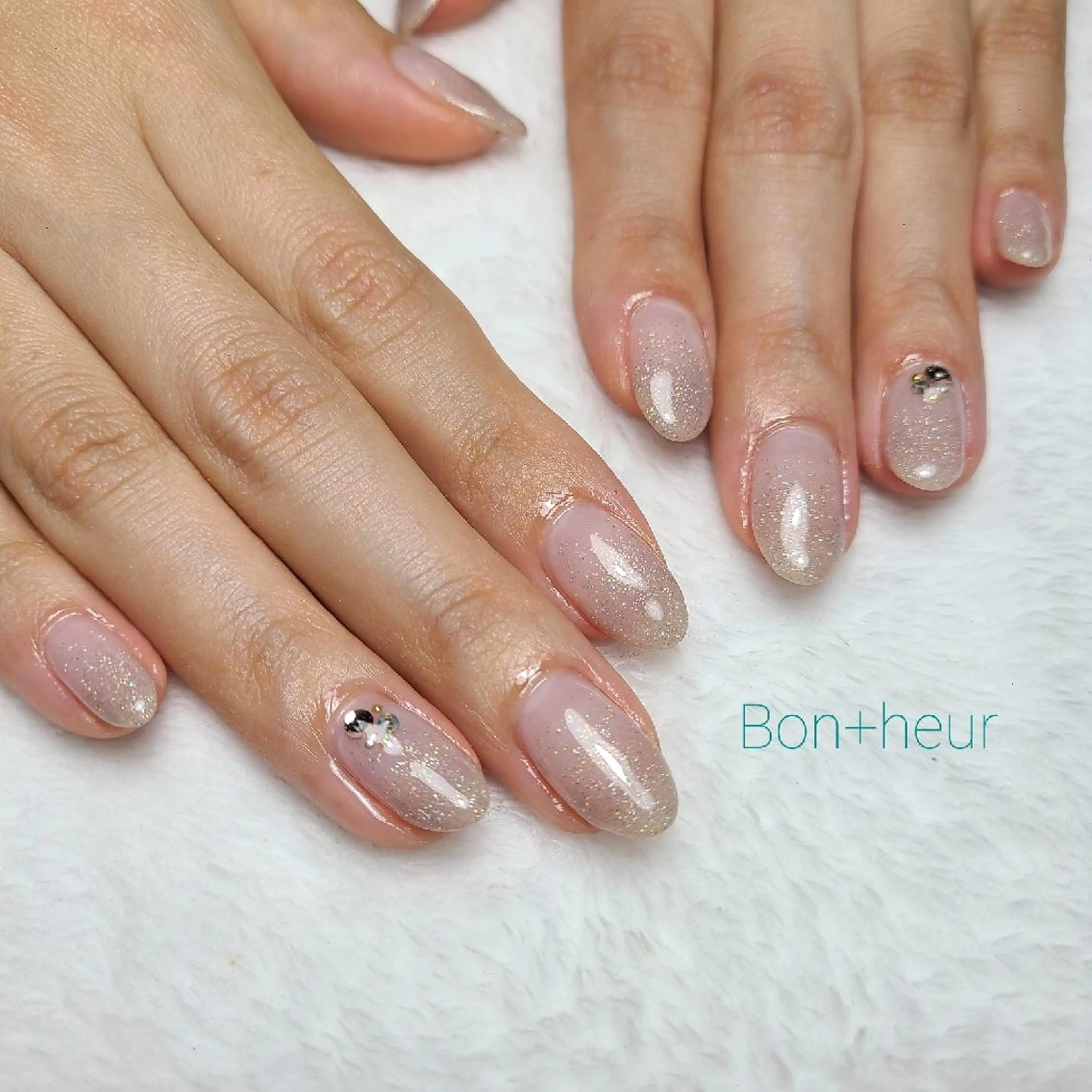 ネイル クリアネイル ジェルネイル グラデーション オフィスネイル ハンドネイル 宮口 紗子のネイルデザイン