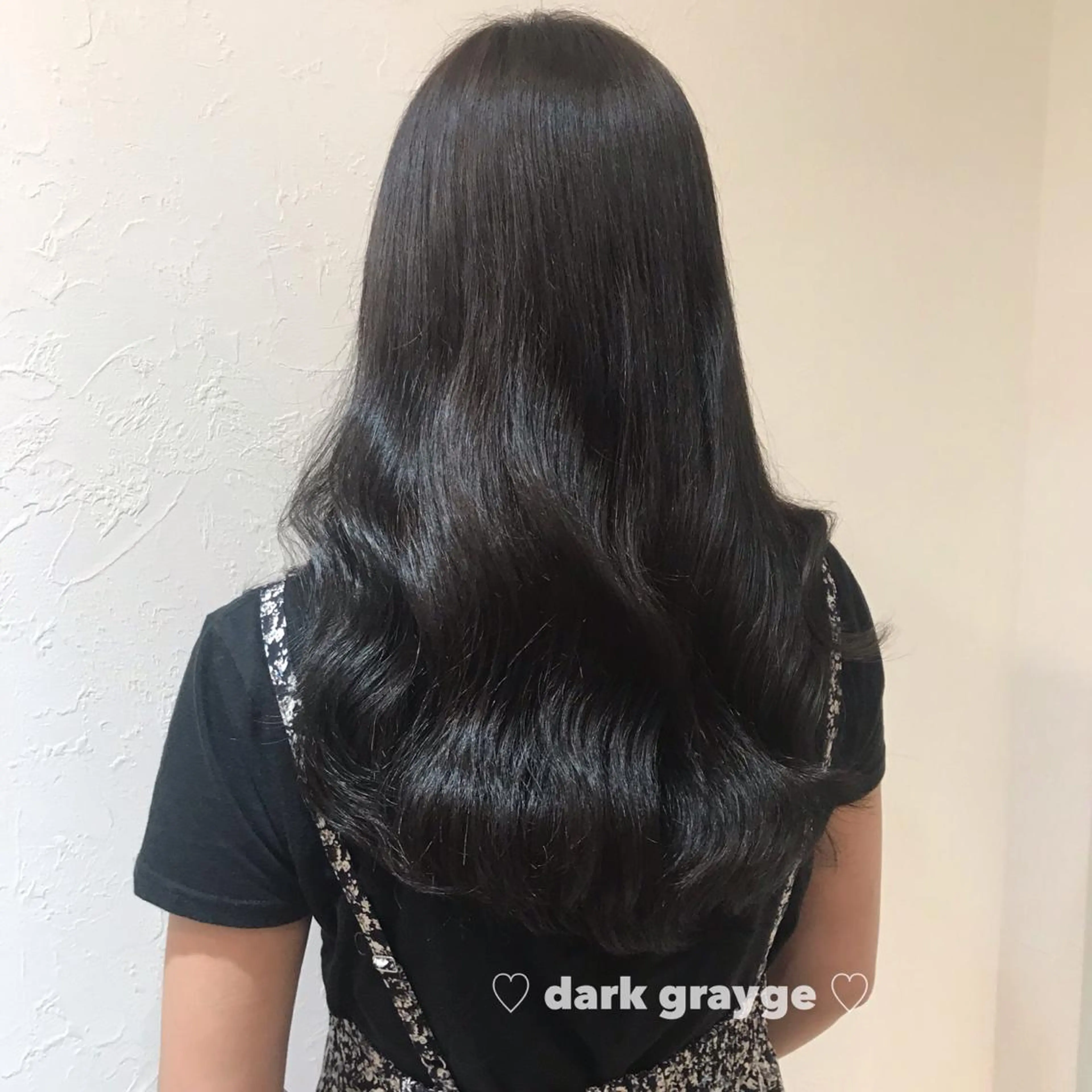 ロング ブリーチなしカラー ダブルカラーエクステのヘアスタイル