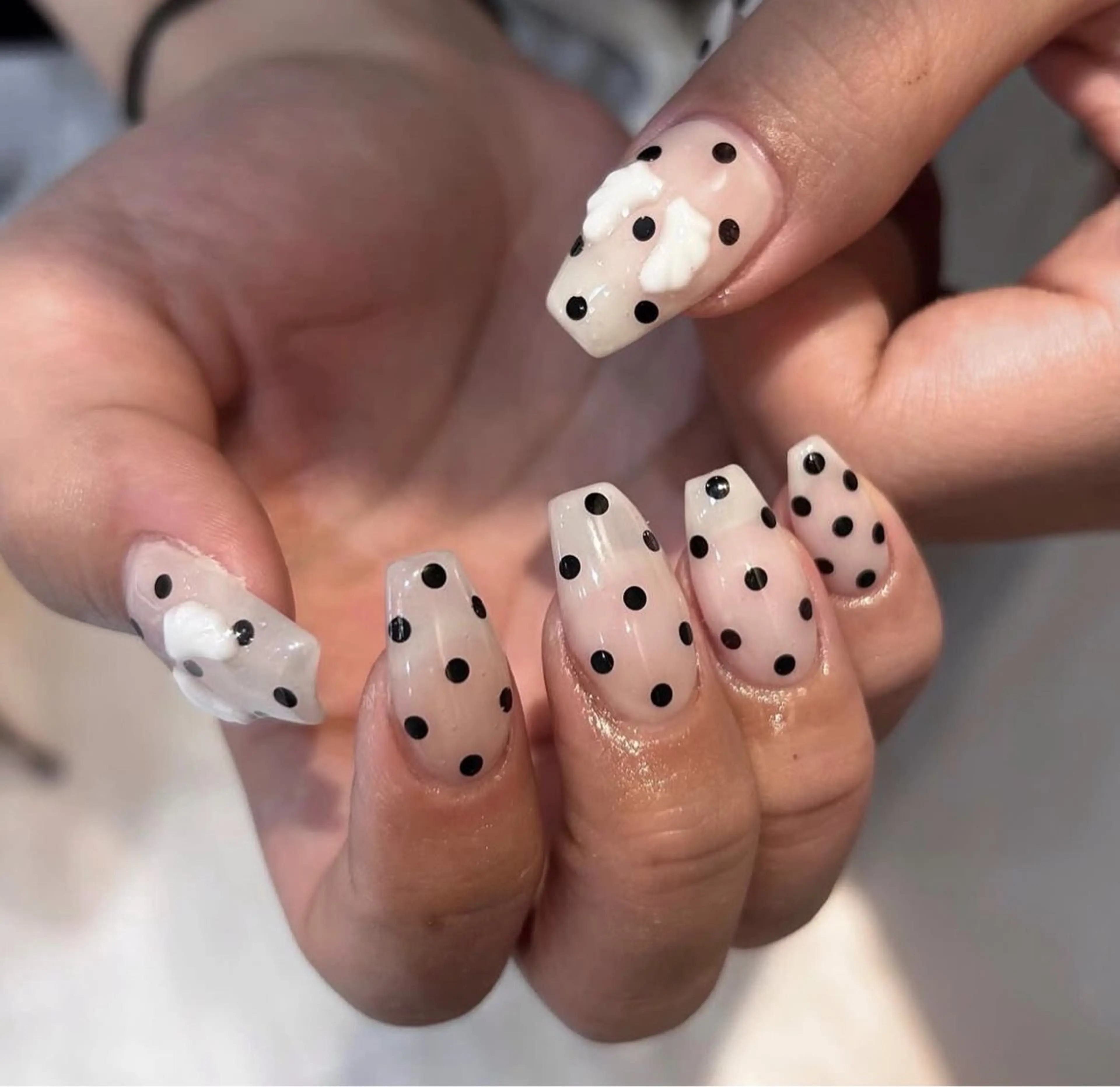 ネイル 長さ出し グラデーション キラキラネイル 韓国ネイル ラメ(グリッター) ハンドネイル ハンドケア Chisa Nail Studio所属・チ サのネイルデザイン