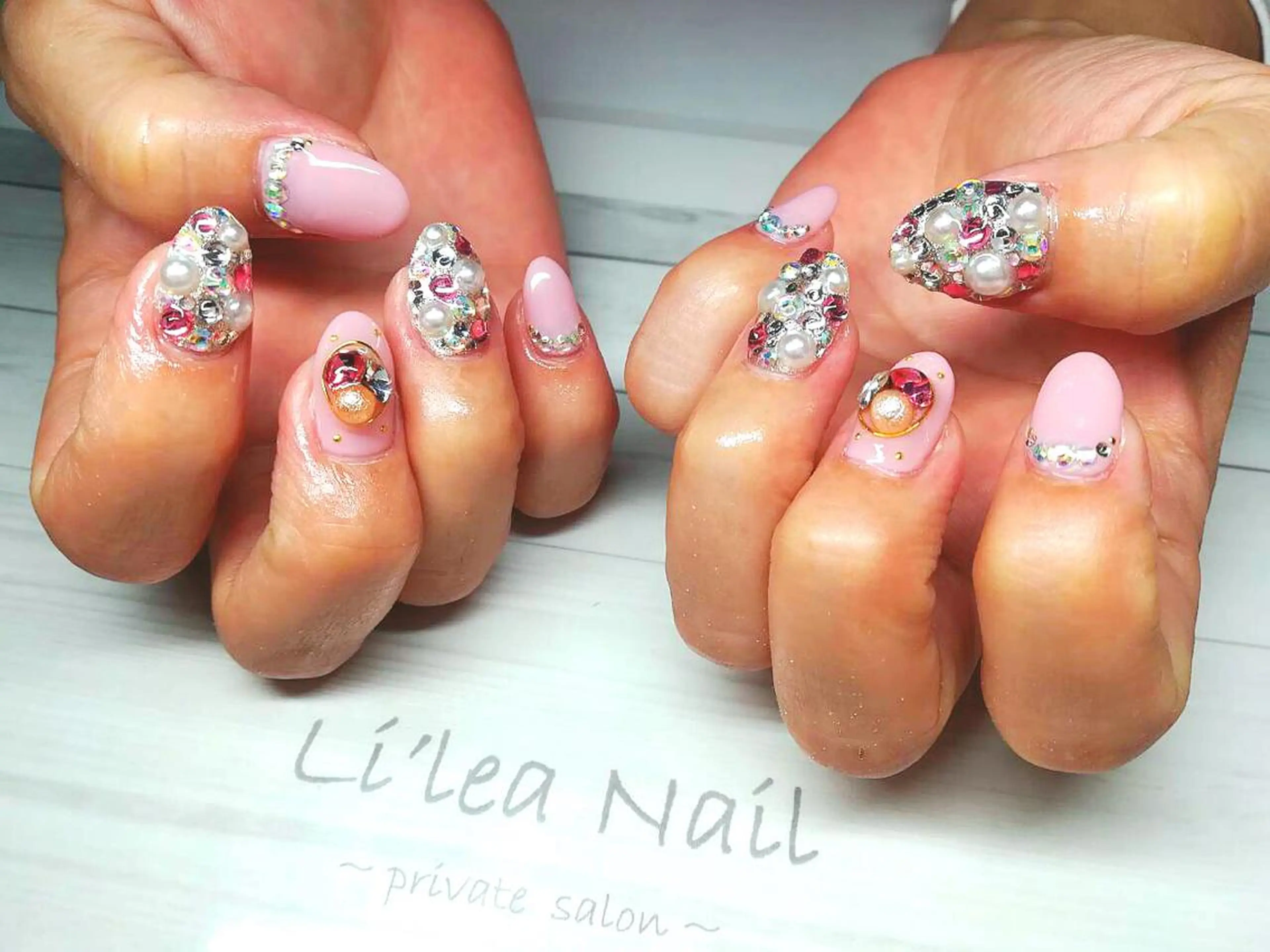 ネイル Li'leaNail AINAのネイルデザイン
