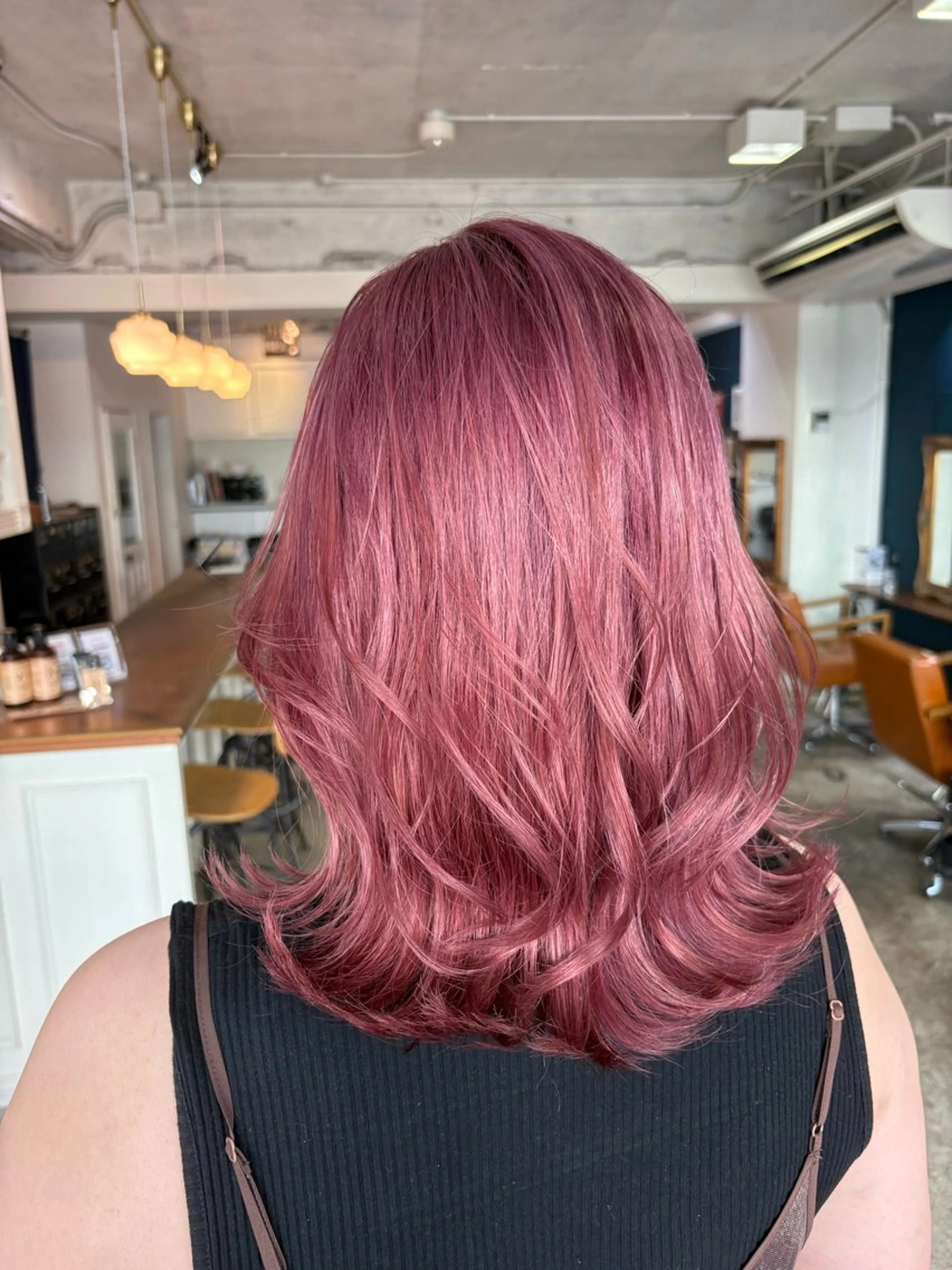 ミディアム カラー ヘアアレンジ ブリーチ ケアカラー ピンクカラー レイヤーカット カット ヘアカラー トリートメント 山崎 澪 レイヤーカット/大宮のヘアスタイル