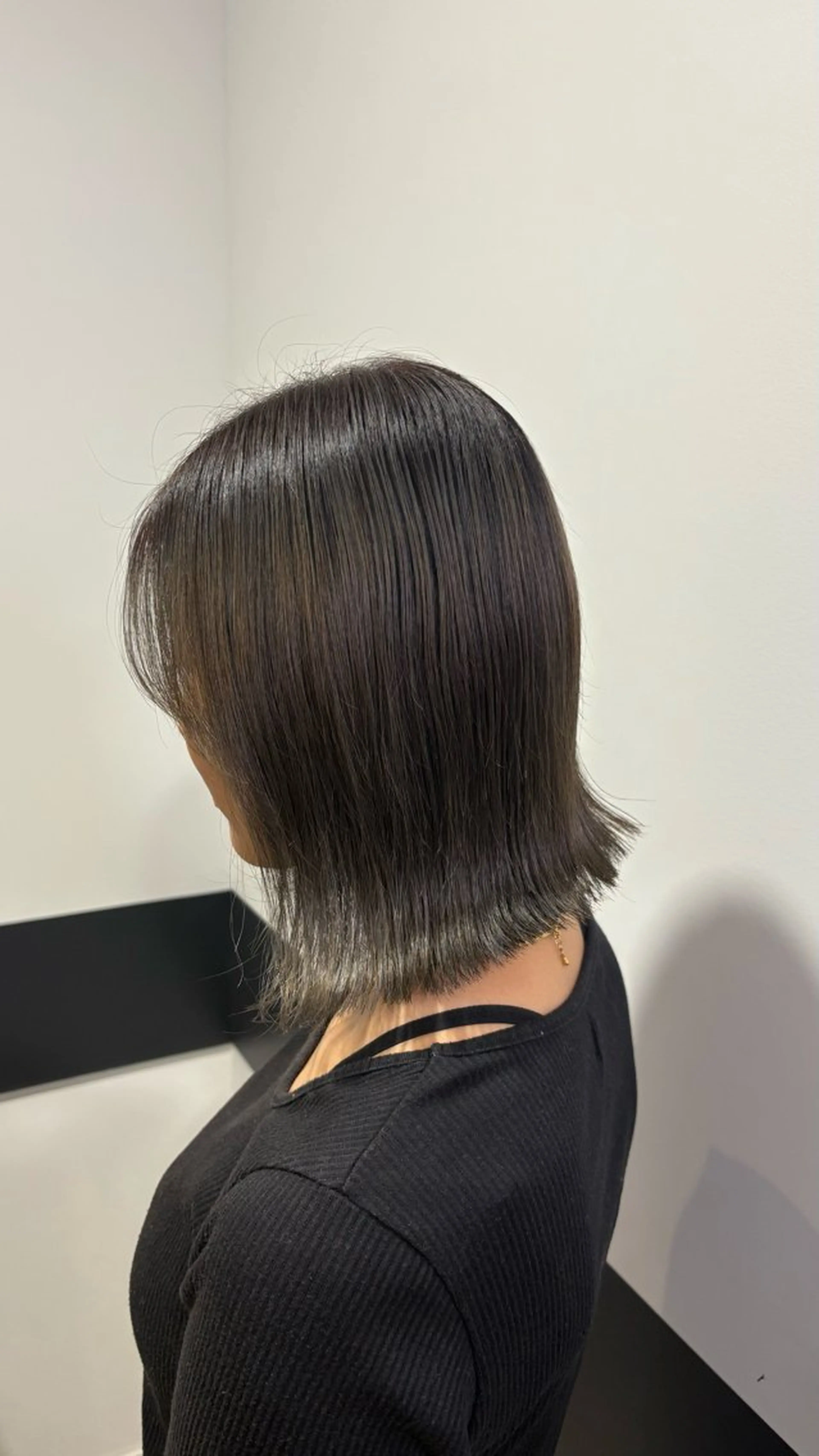 ミディアム ボブ 顔周りカット レイヤーカット 外ハネヘア ボブ/外国人風カラー 🩵mikiのヘアスタイル