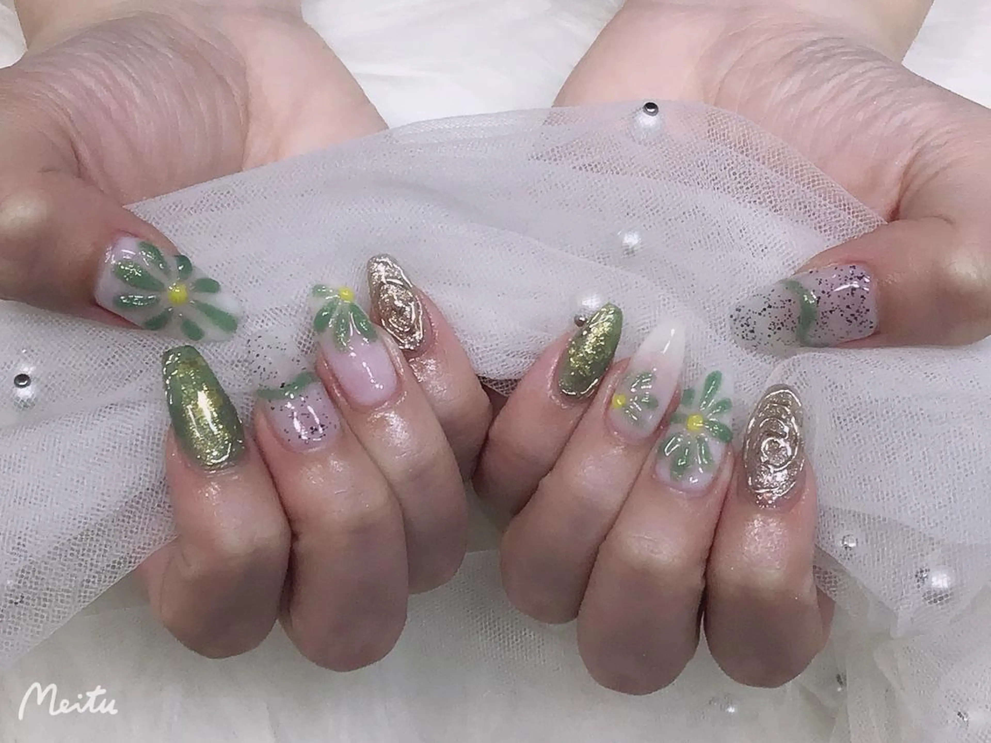 ネイル C ✨Mのネイルデザイン