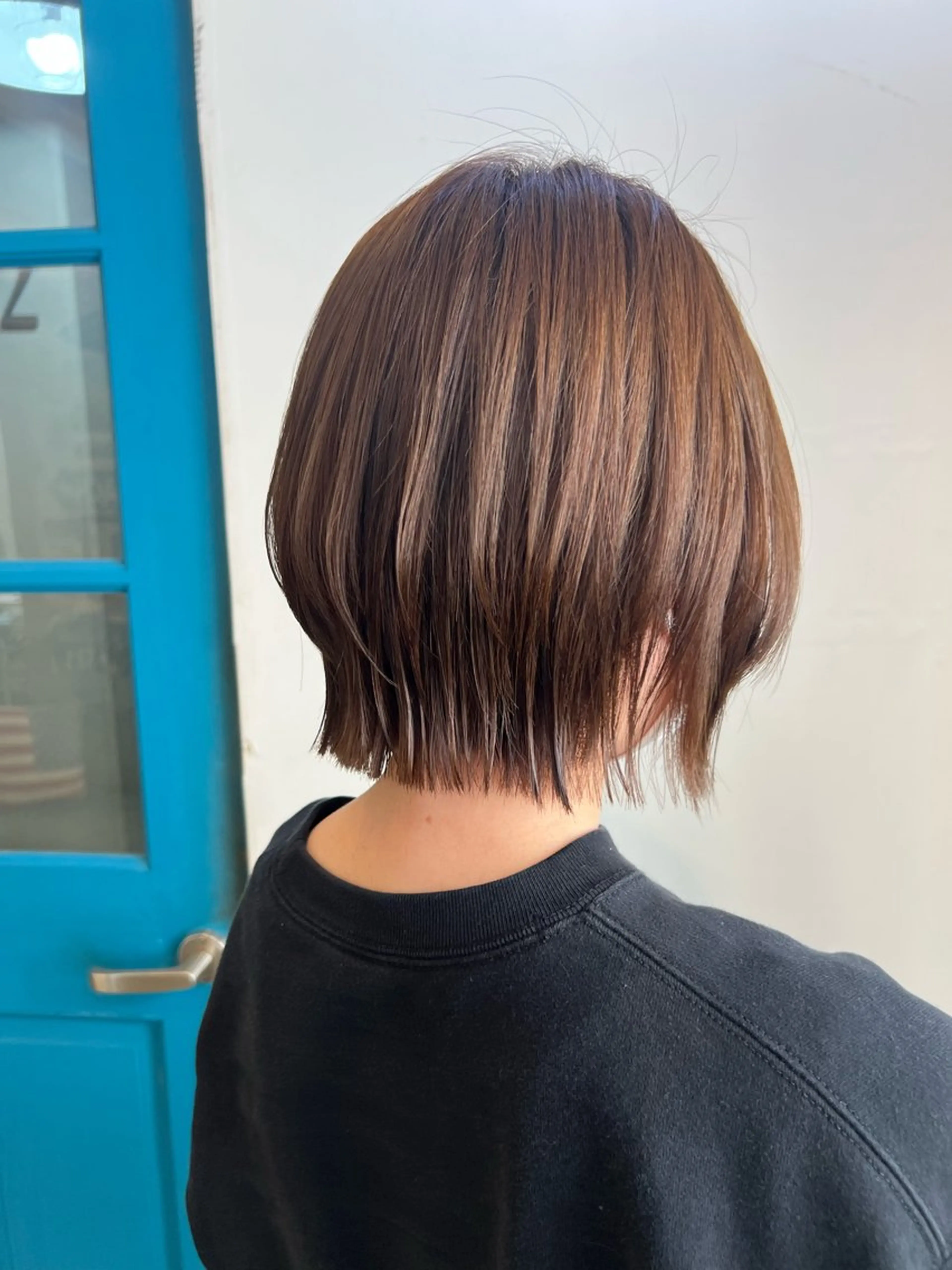 ショート カラー ボブレイヤー デザインカラー イヤリングカラー ボブ 顔周りカット カット ヘアカラー トリートメント KANA/ボブ/ インナーカラー/艶髪のヘアスタイル