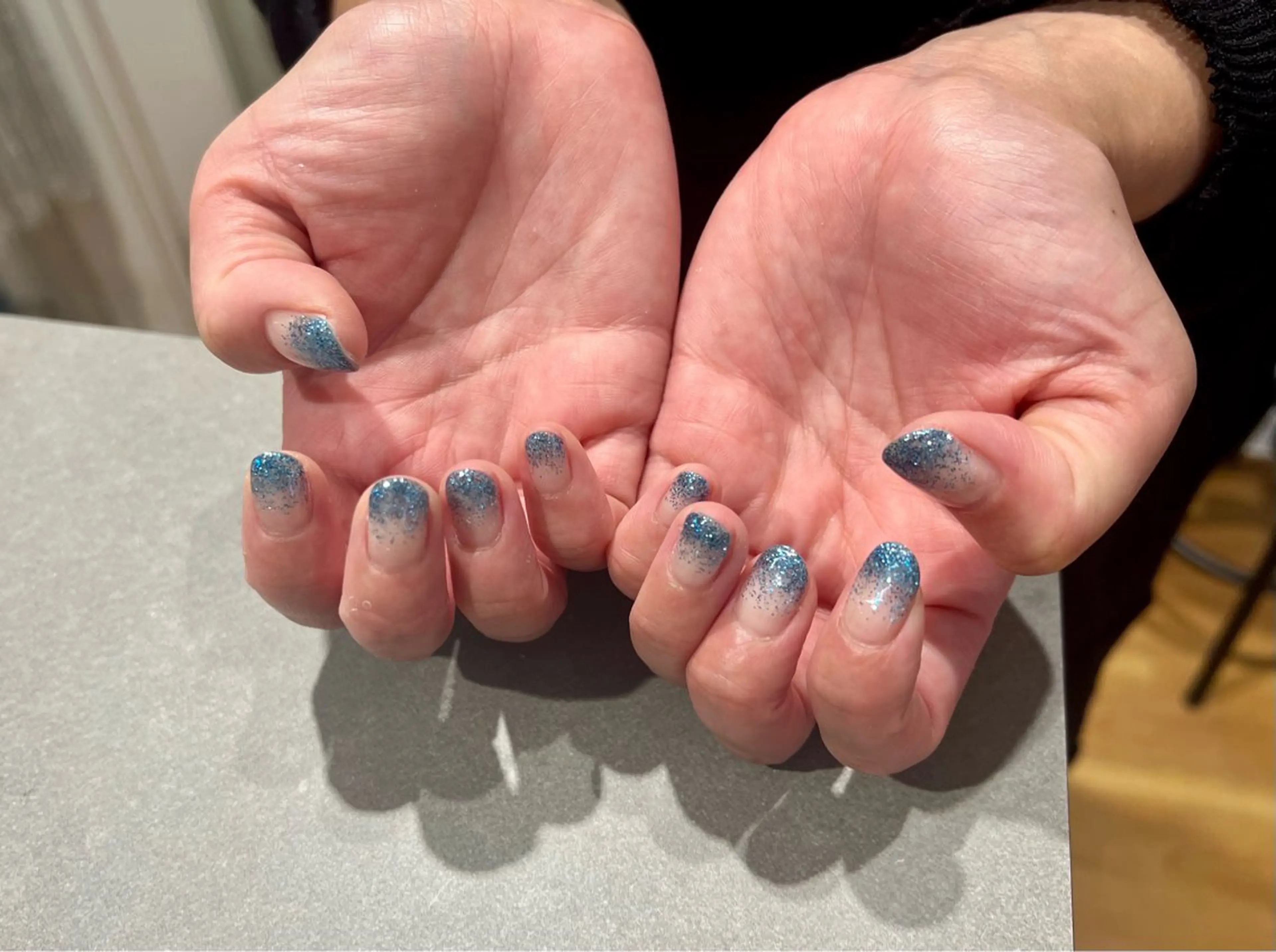 ネイル グラデーション ラメ(グリッター) ラメグラデーション ＆robe銀座 🪽tsuki🪽のネイルデザイン