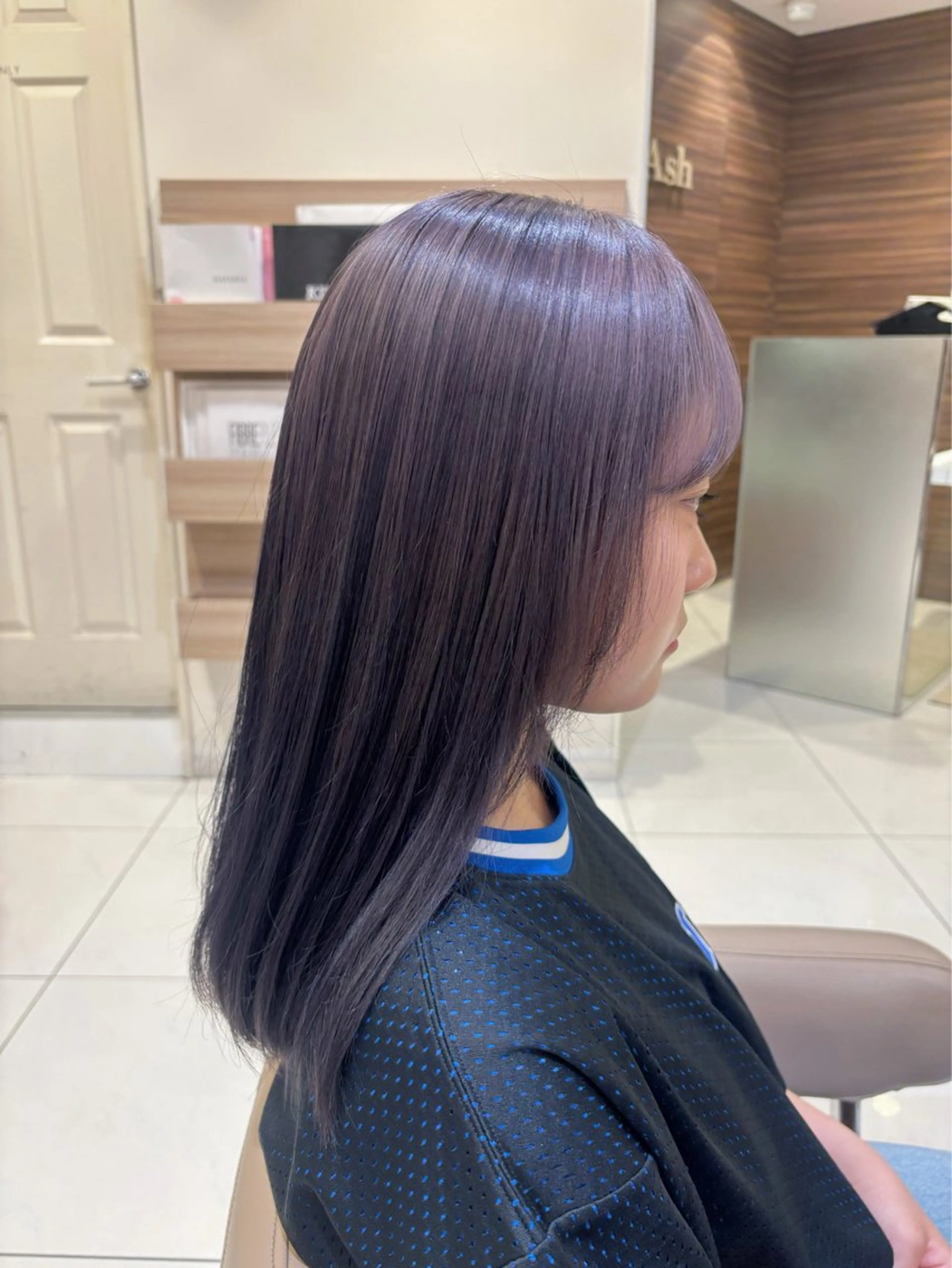 セミロング カラー ヘアカラー ハイトーンカラー☁️ 西條 楓花のヘアスタイル