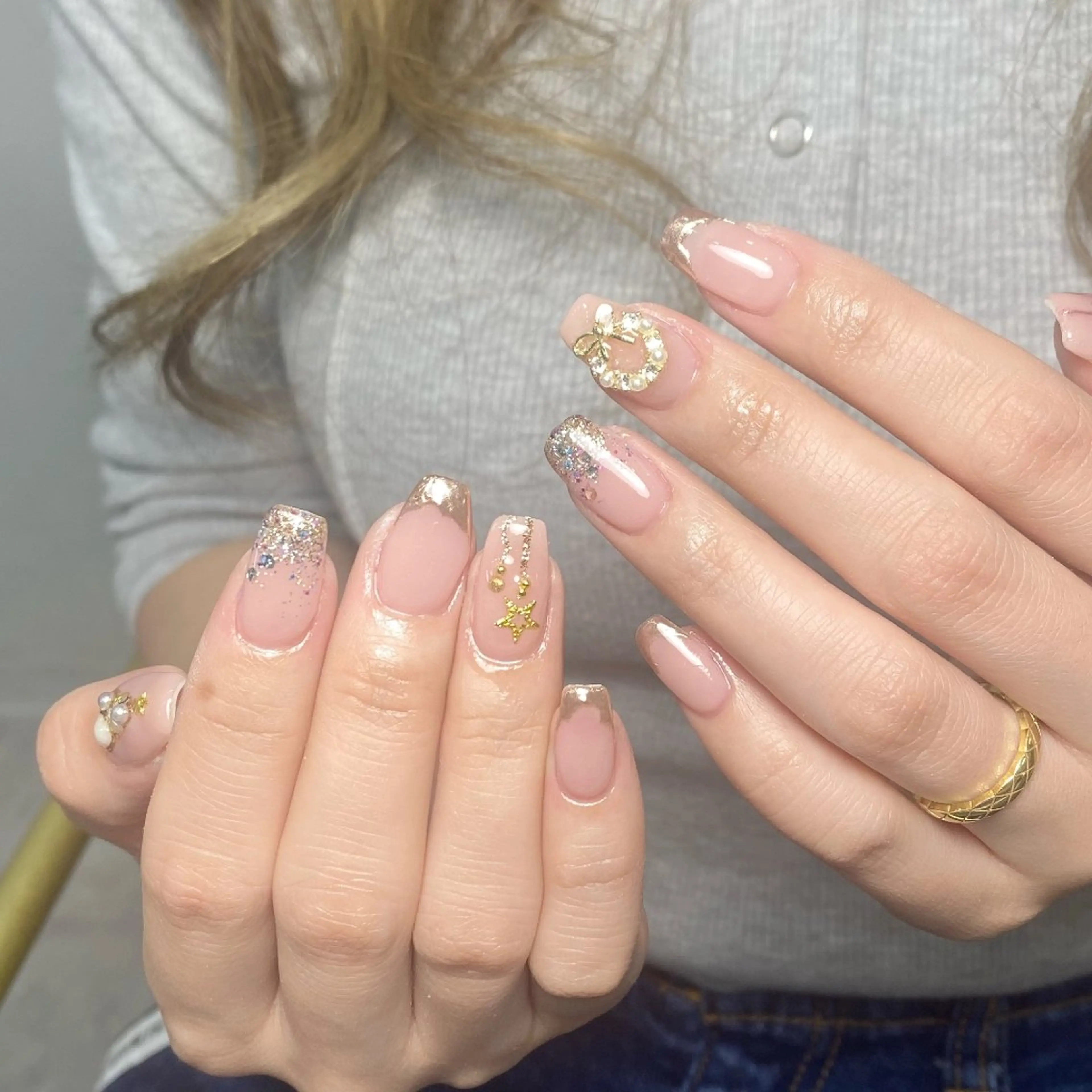 ネイル チークネイル 長さ出し フレンチネイル ジェルネイル キラキラネイル ハンドネイル UM Nail Salonのネイルデザイン
