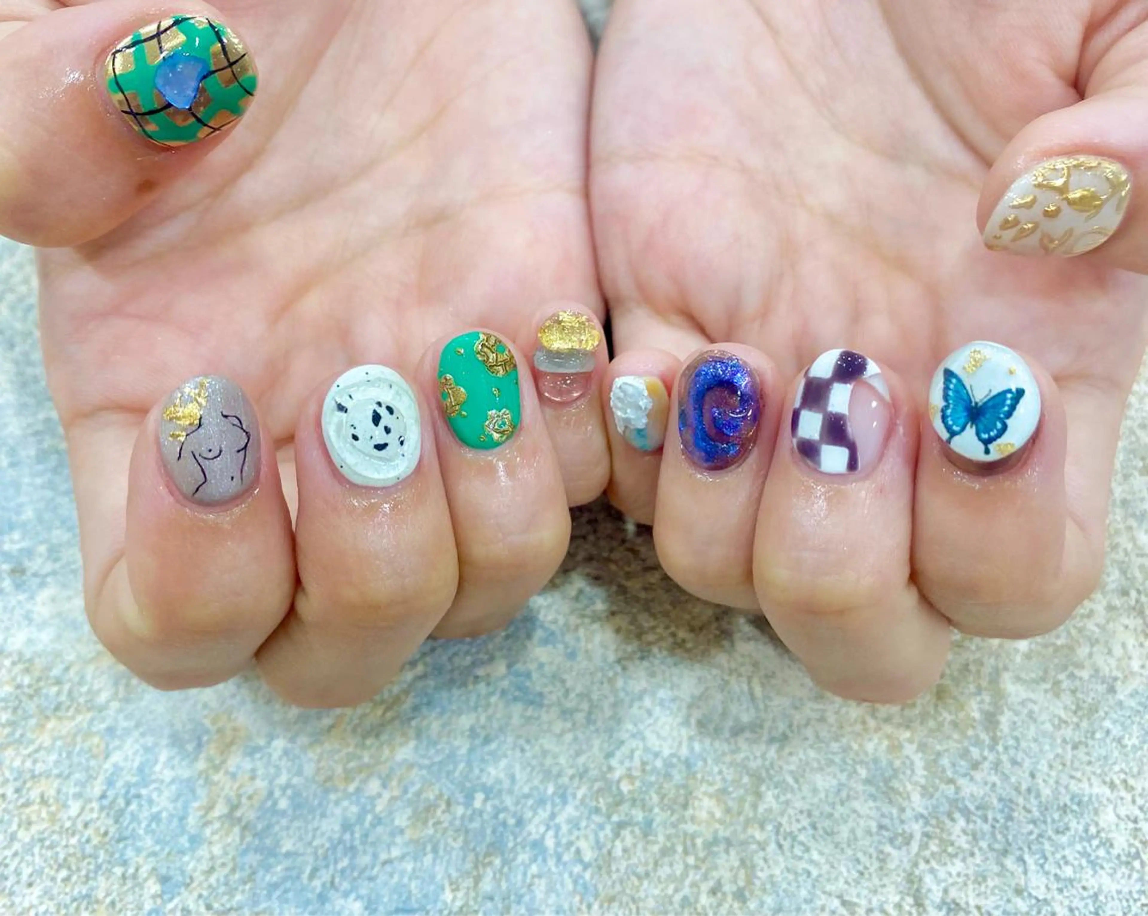 ネイル 安藤 彩乃のネイルデザイン