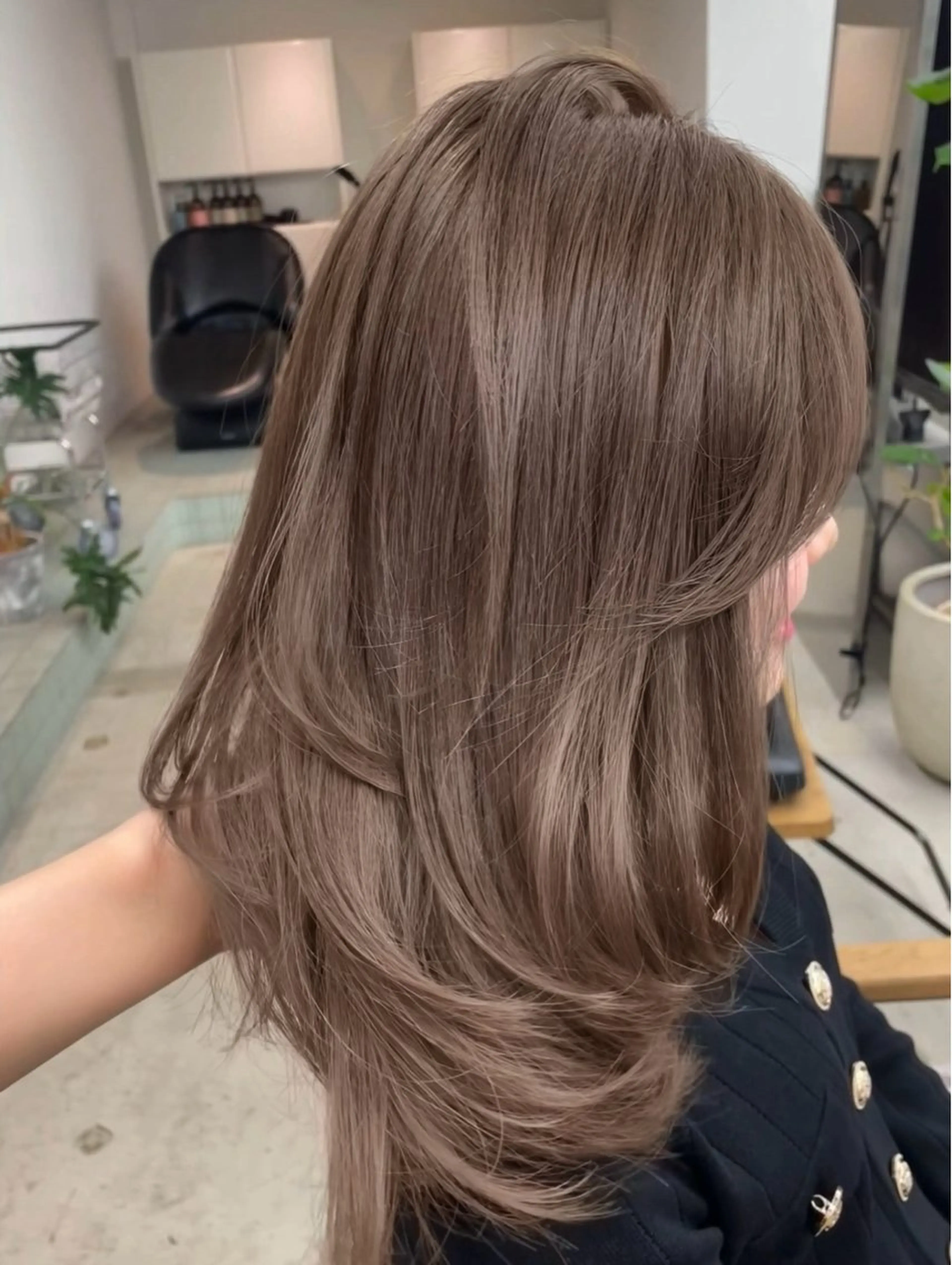 ロング カラー ブリーチ グレージュ 髪質改善 レイヤーカット トリートメント 🩵新宿/レイヤー/ 髪質改善🩵馬場叶林のヘアスタイル