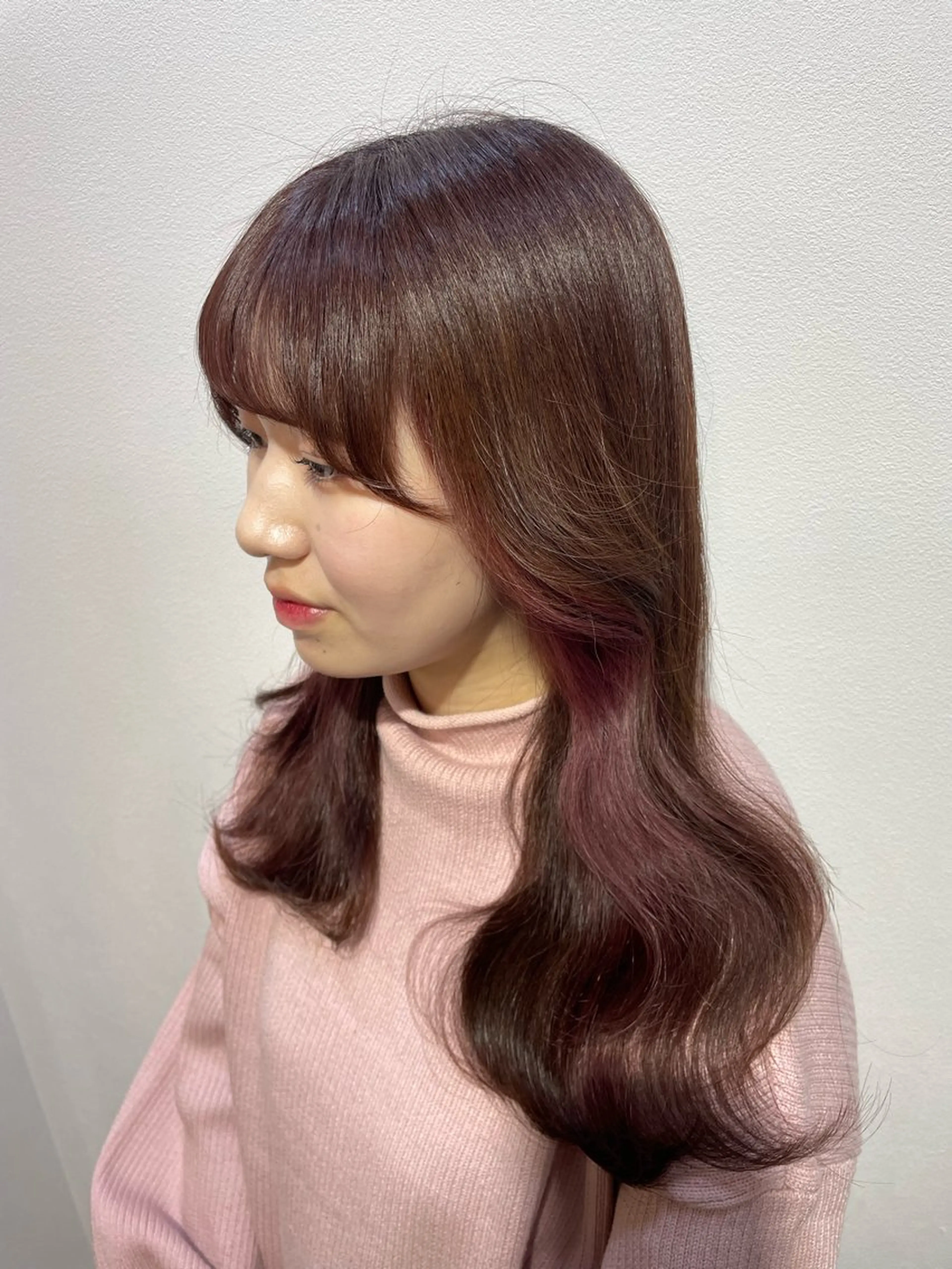 カラー イヤリングカラー ピンクカラー Lapis所属・韓国レイヤーカット/ AIRIのヘアスタイル