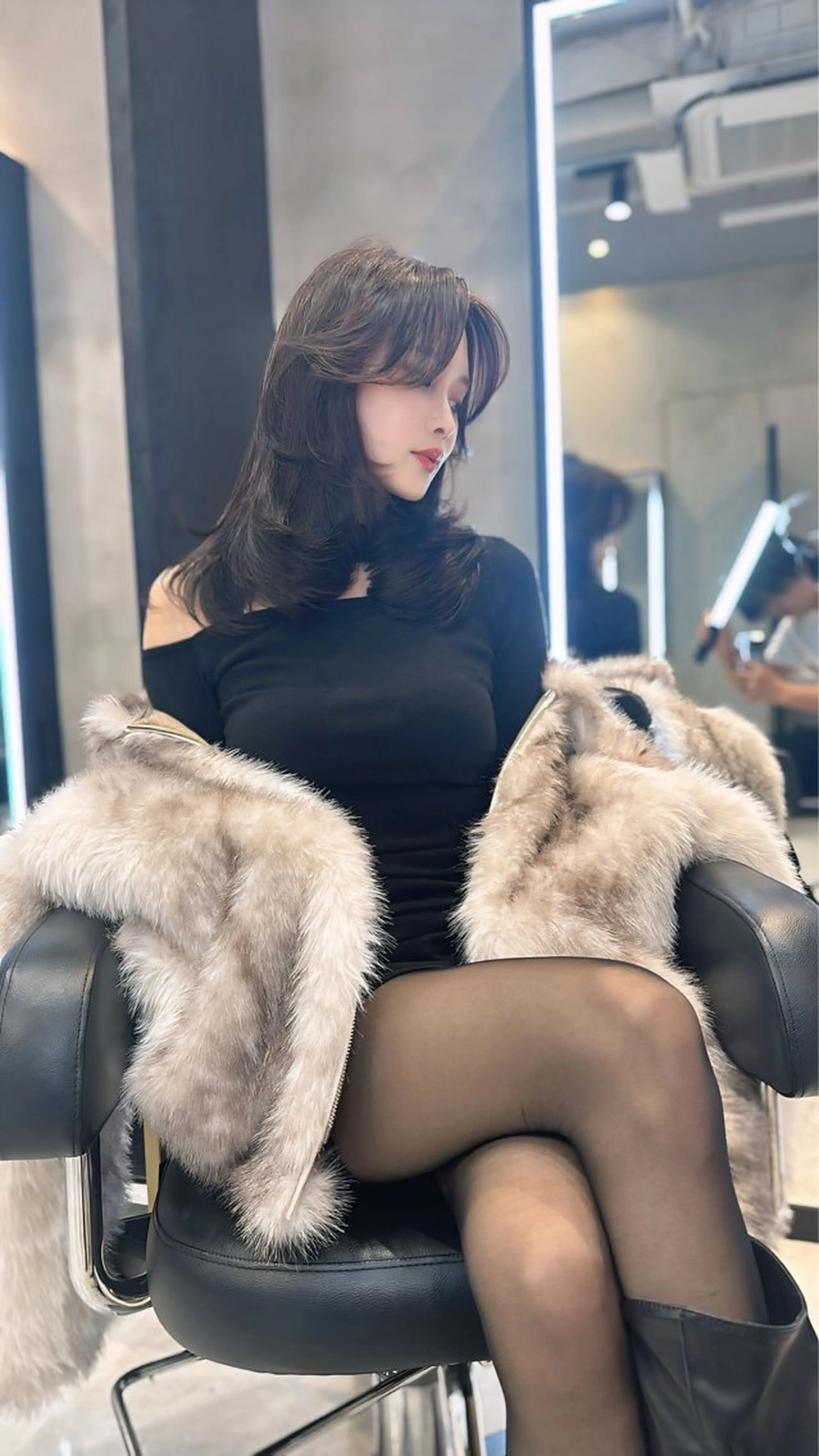 ロング カット ヘアカラー 中韓🇨🇳🇰🇷 🤍TAKAHIROのヘアスタイル