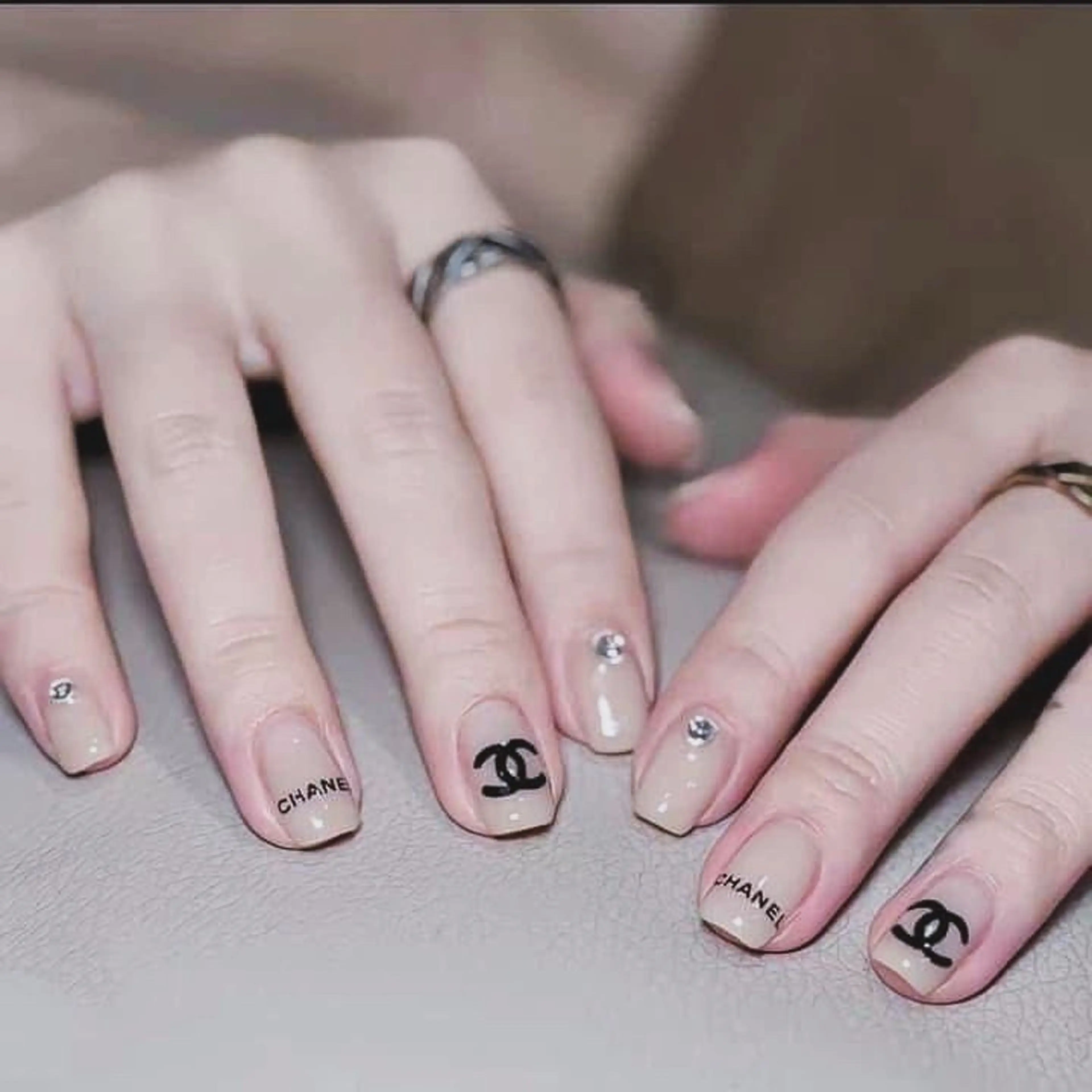 ネイル フットネイル ジェルネイル 韓国ネイル マグネットネイル 持ち込み ハンドネイル Akiko ネイルサロン所属・AKIKO ネイルサロンのネイルデザイン