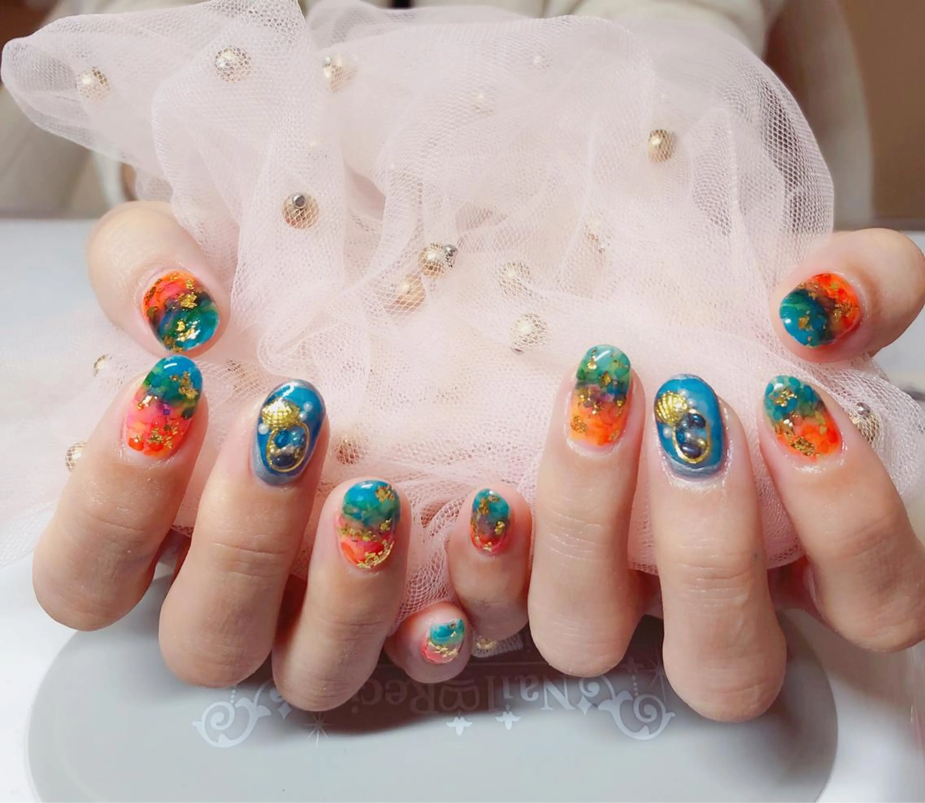 ネイル ハンドネイル マジックミラー所属・マジック ミラーのネイルデザイン