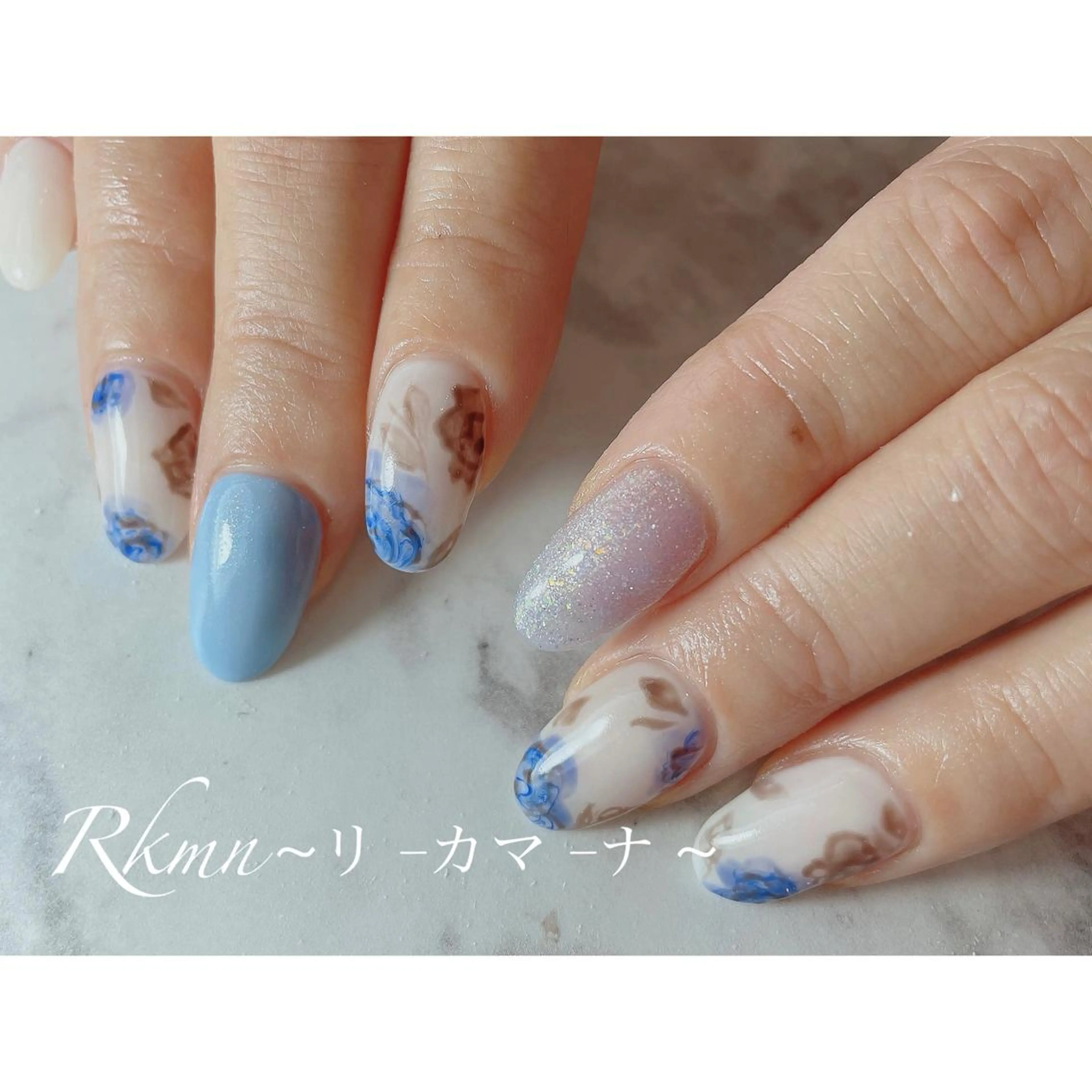ネイル アートネイル ブルー フラワーネイル ラメ(グリッター) ニュアンスネイル ハンドネイル フットネイル ハンドケア Rkmn ~リ-カマ-ナ~のネイルデザイン