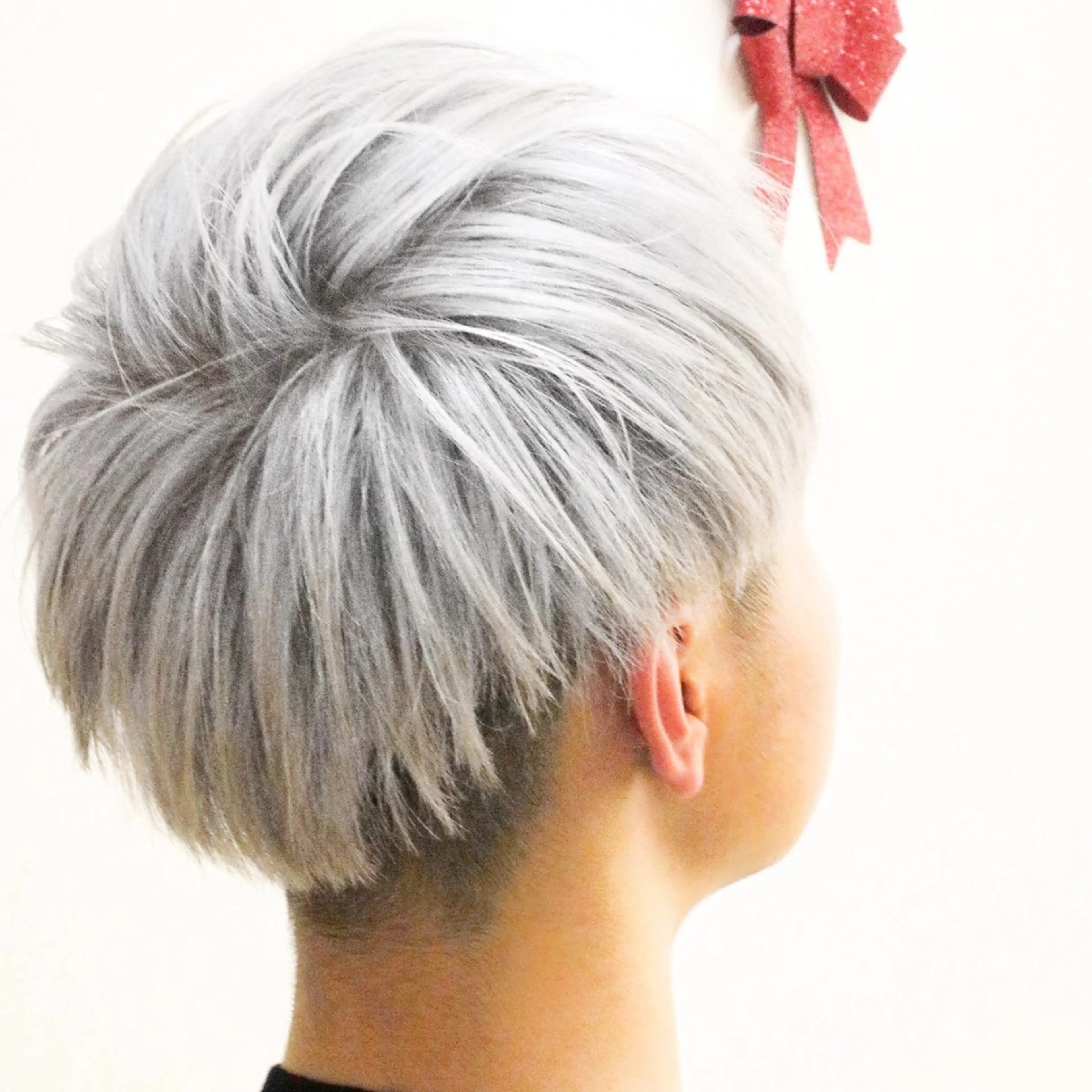 ショート カラー メンズ メンズブリーチ メンズハイトーン アッシュ ブリーチ ケアブリーチ カット ヘアカラー トリートメント デザインカラー/ 推しの配色　肥後のヘアスタイル