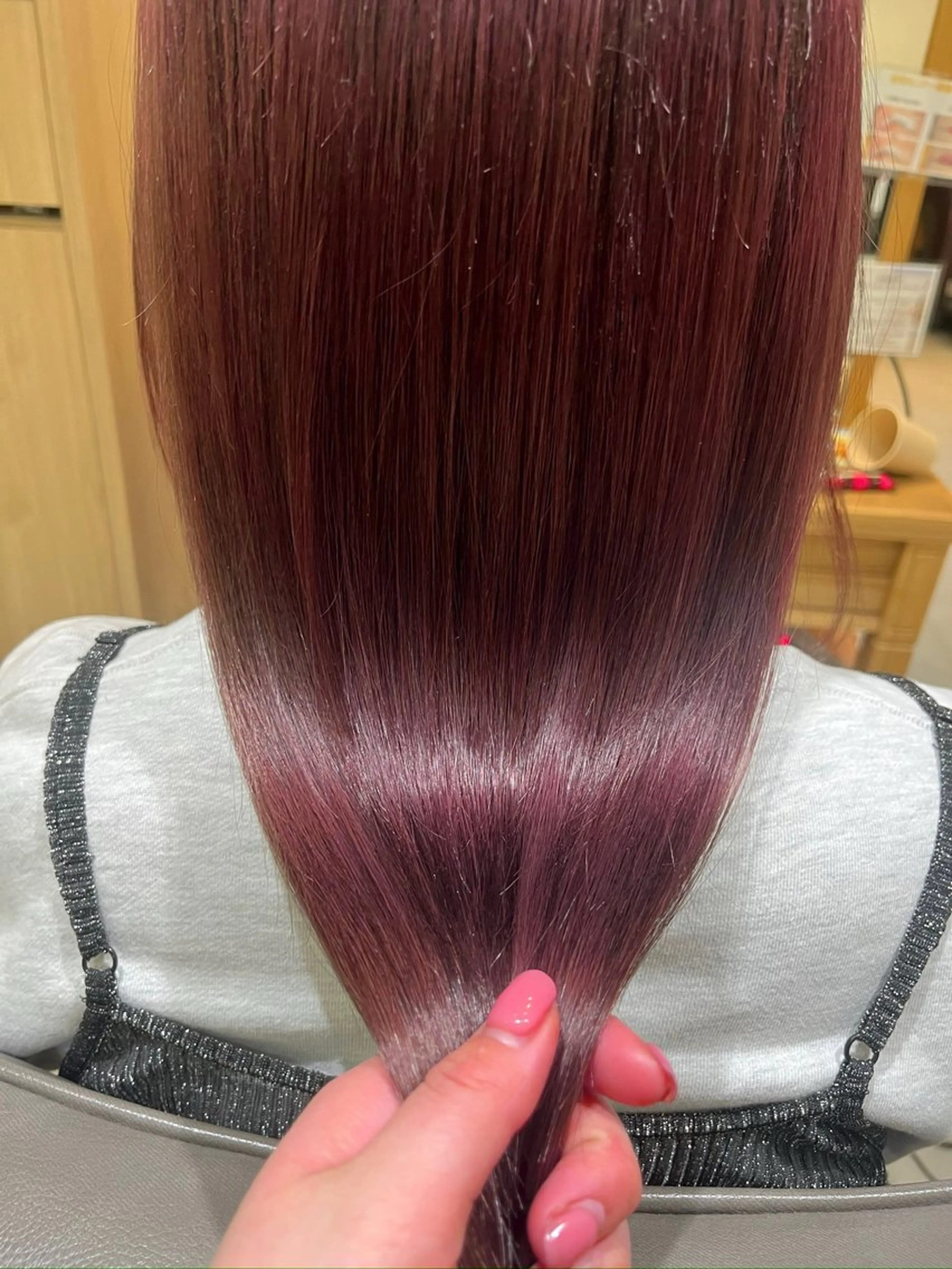 カラー 森 理音のヘアスタイル