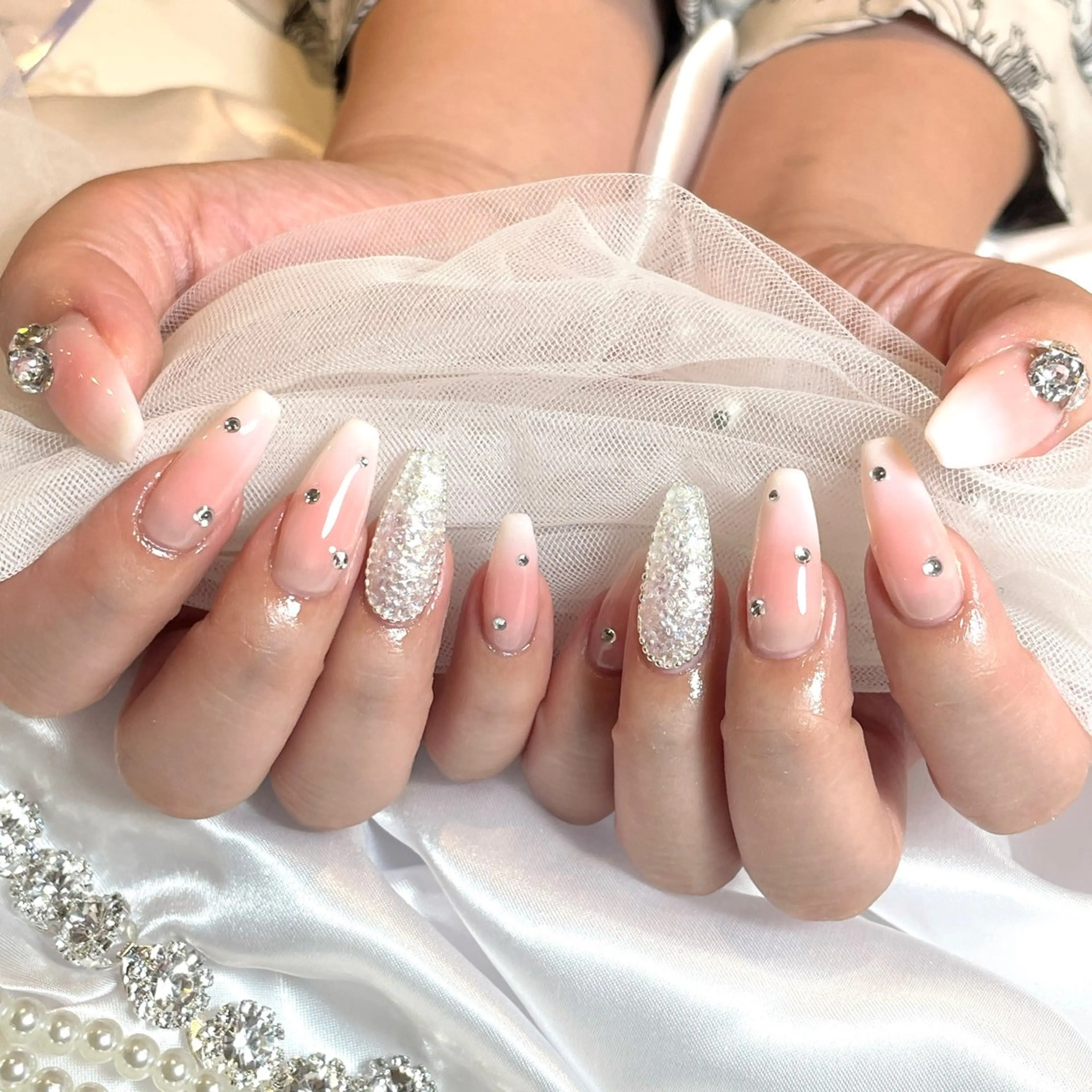 ネイル ホワイト ハンドネイル nailsalon Moa【モア】所属・yurika 🌷.*･ﾟのネイルデザイン