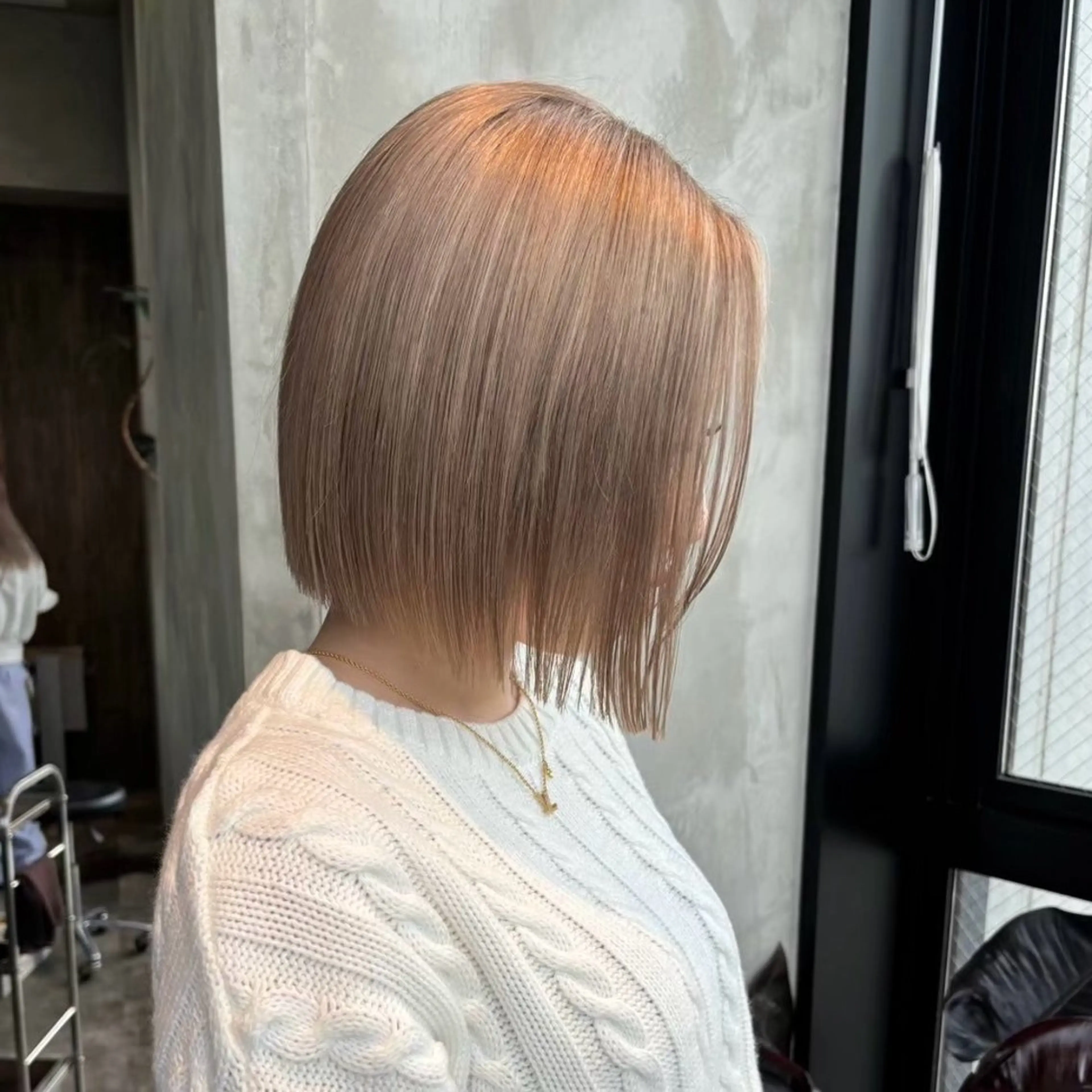 ミディアム カラー ベージュカラー ブリーチ ブロンド ケアブリーチ 透明感カラー カット ヘアカラー トリートメント 新宿/ハイトーン /ボブ/しょうごのヘアスタイル