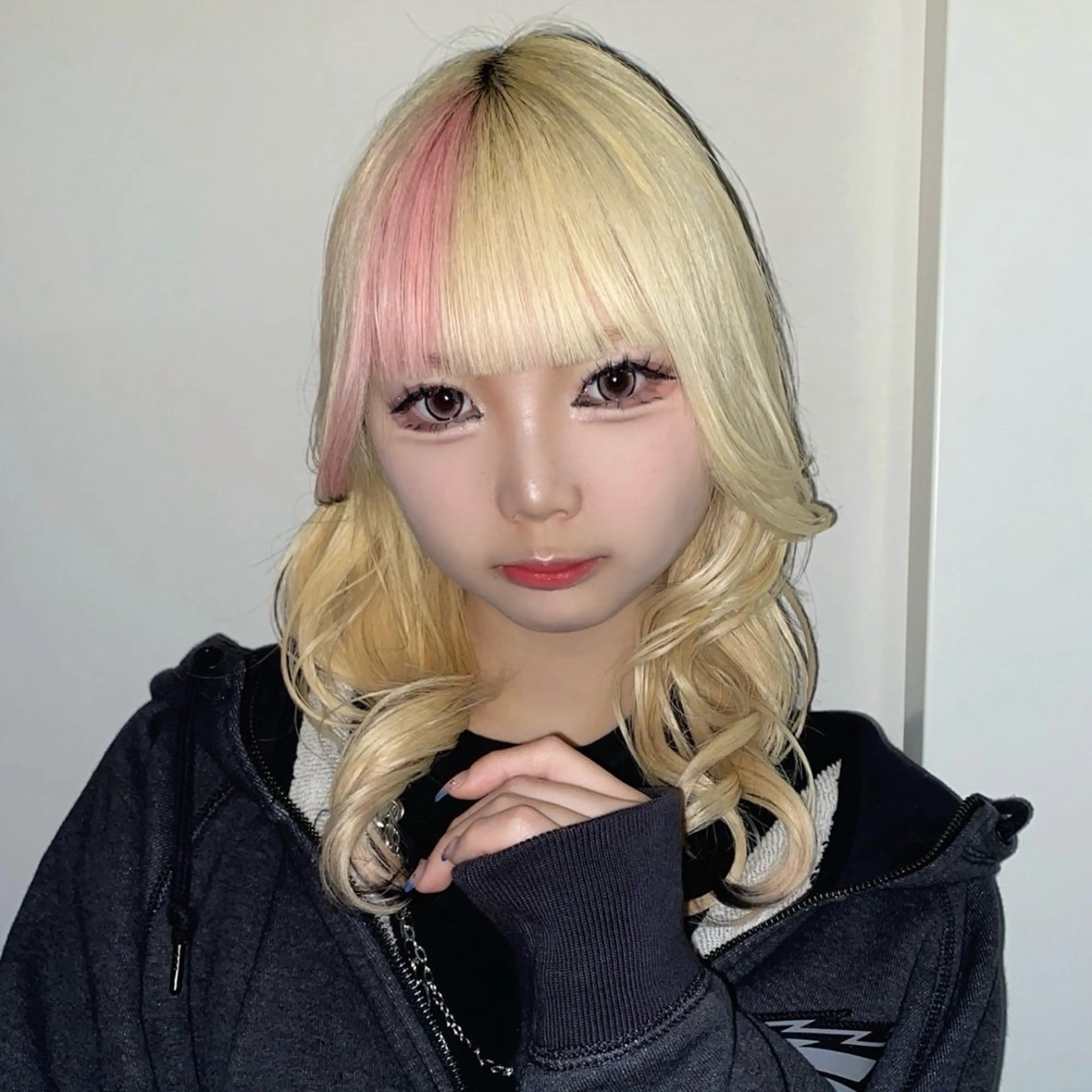 セミロング カラー ヘアアレンジ ★デザインカラー ハイトーン ももか★のヘアスタイル