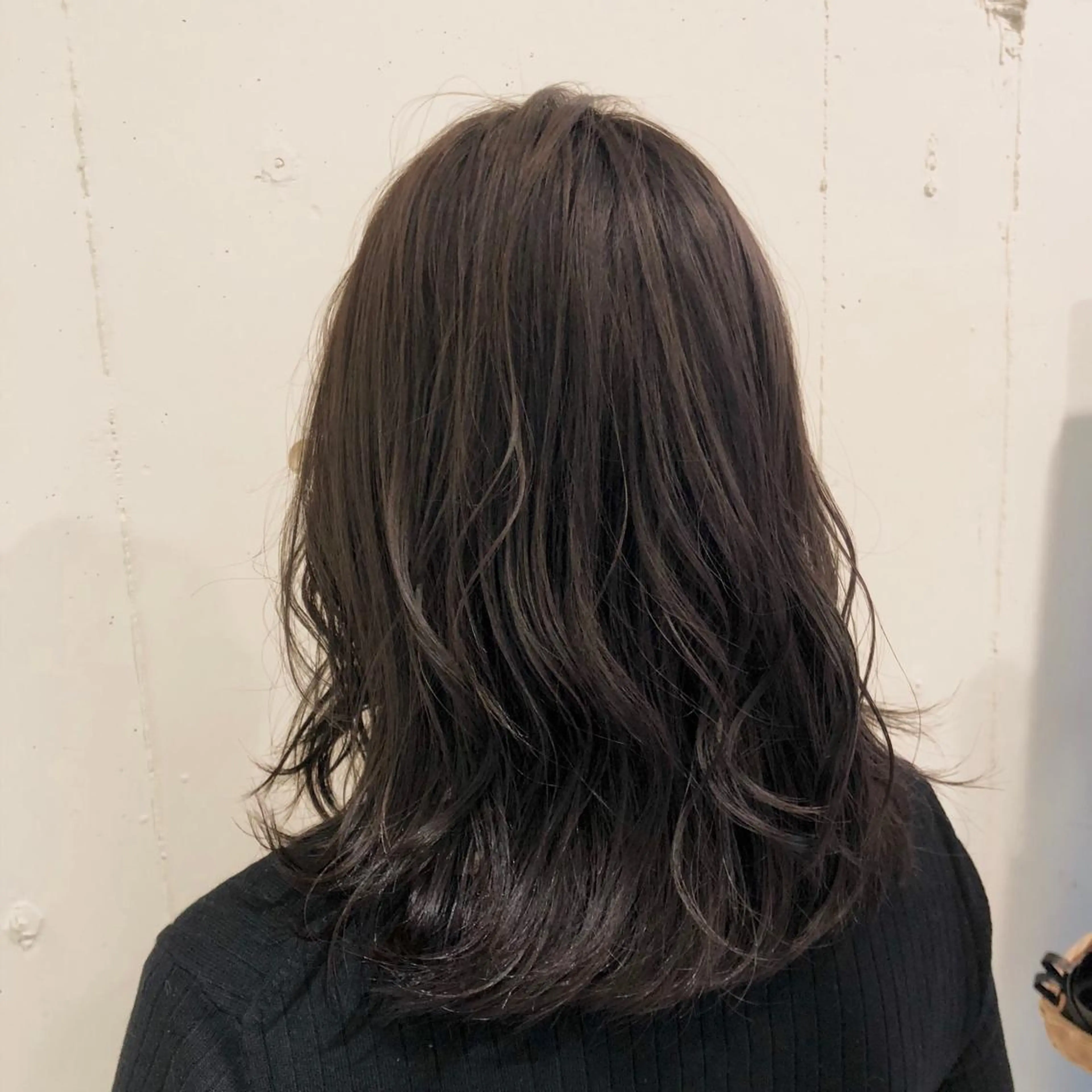 ミディアム カラー パーマ ヘアアレンジ ベージュカラー 黒髪 ブリーチ 透明感カラー デザインカラー 【ツヤ髪美容師】 ツダケイスケのヘアスタイル