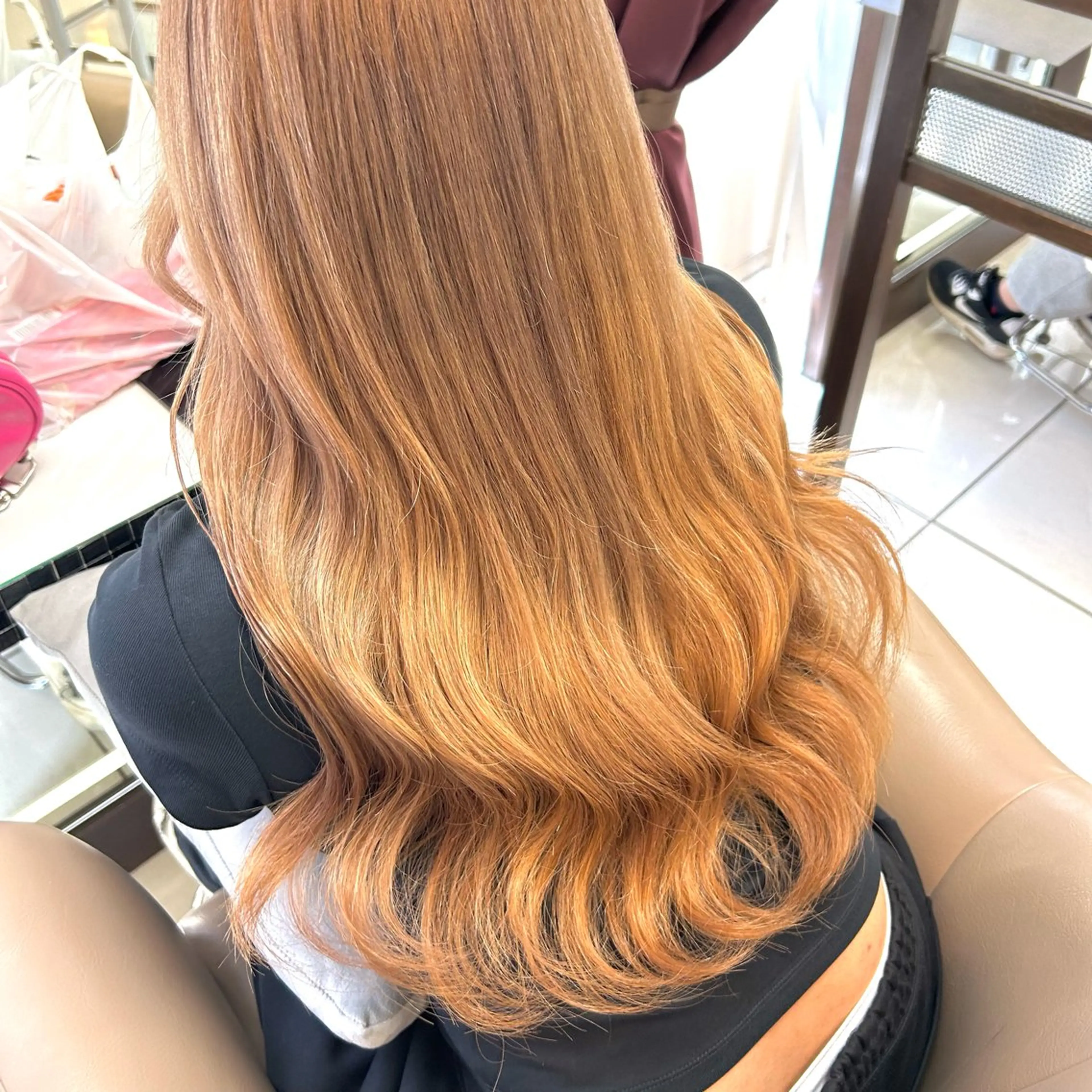 ロング カラー ベージュカラー ミルクティーベージュ ハイトーン👱‍♀️ エクステ/彩花のヘアスタイル