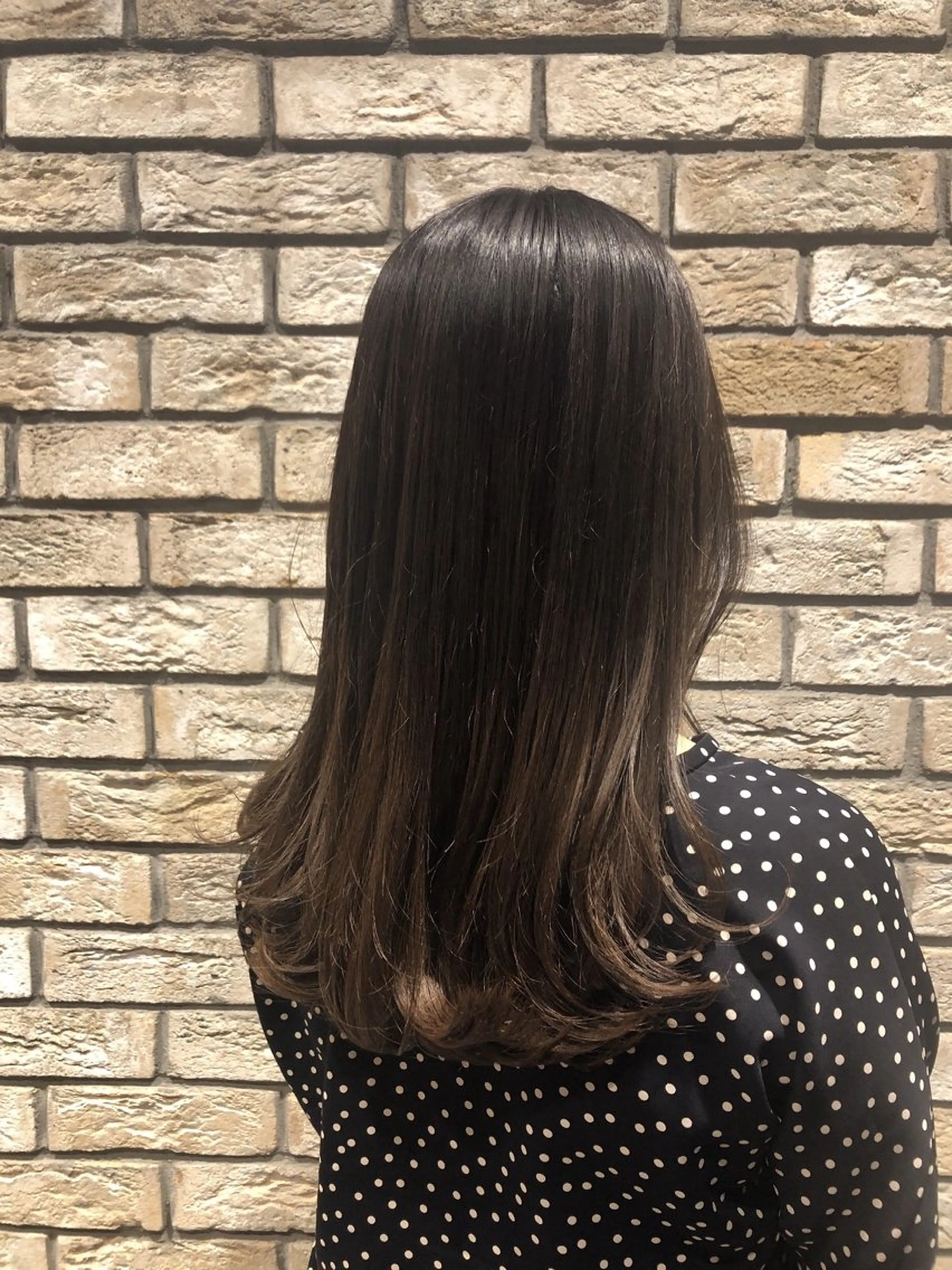 ロング カラー 若泉 瀬菜のヘアスタイル