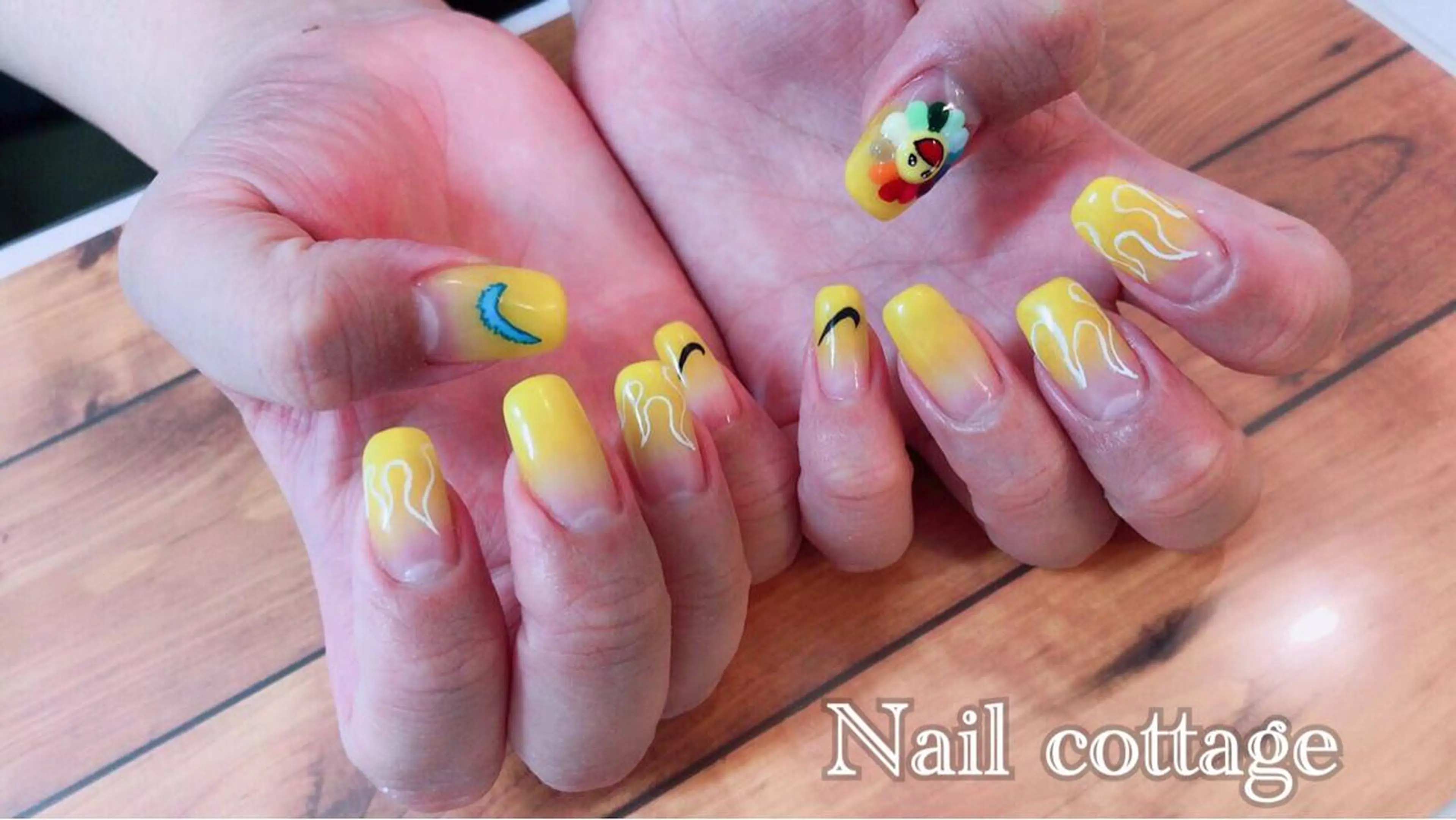 ネイル 黄色 ハンドネイル Nail cottageのネイルデザイン