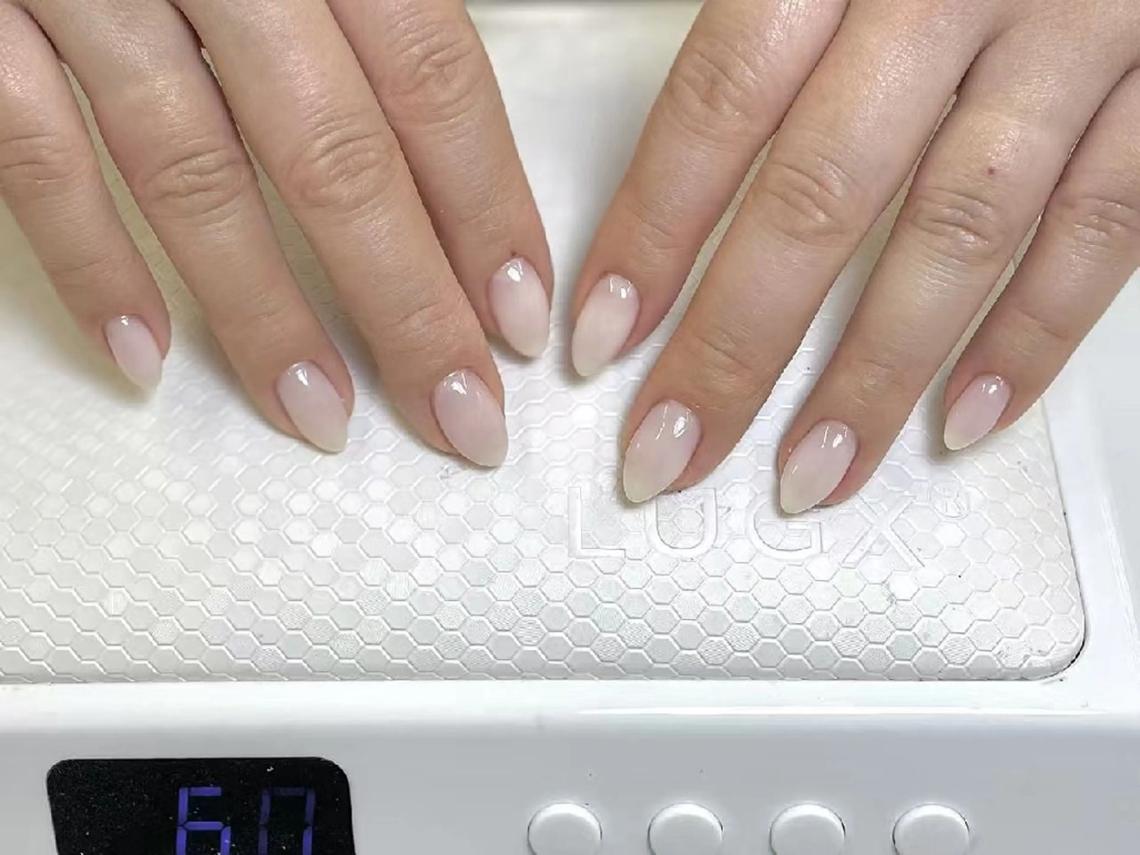 ネイル チークネイル フットネイル フレンチネイル ジェルネイル ガラスフレンチ ハンドネイル ル ナのネイルデザイン