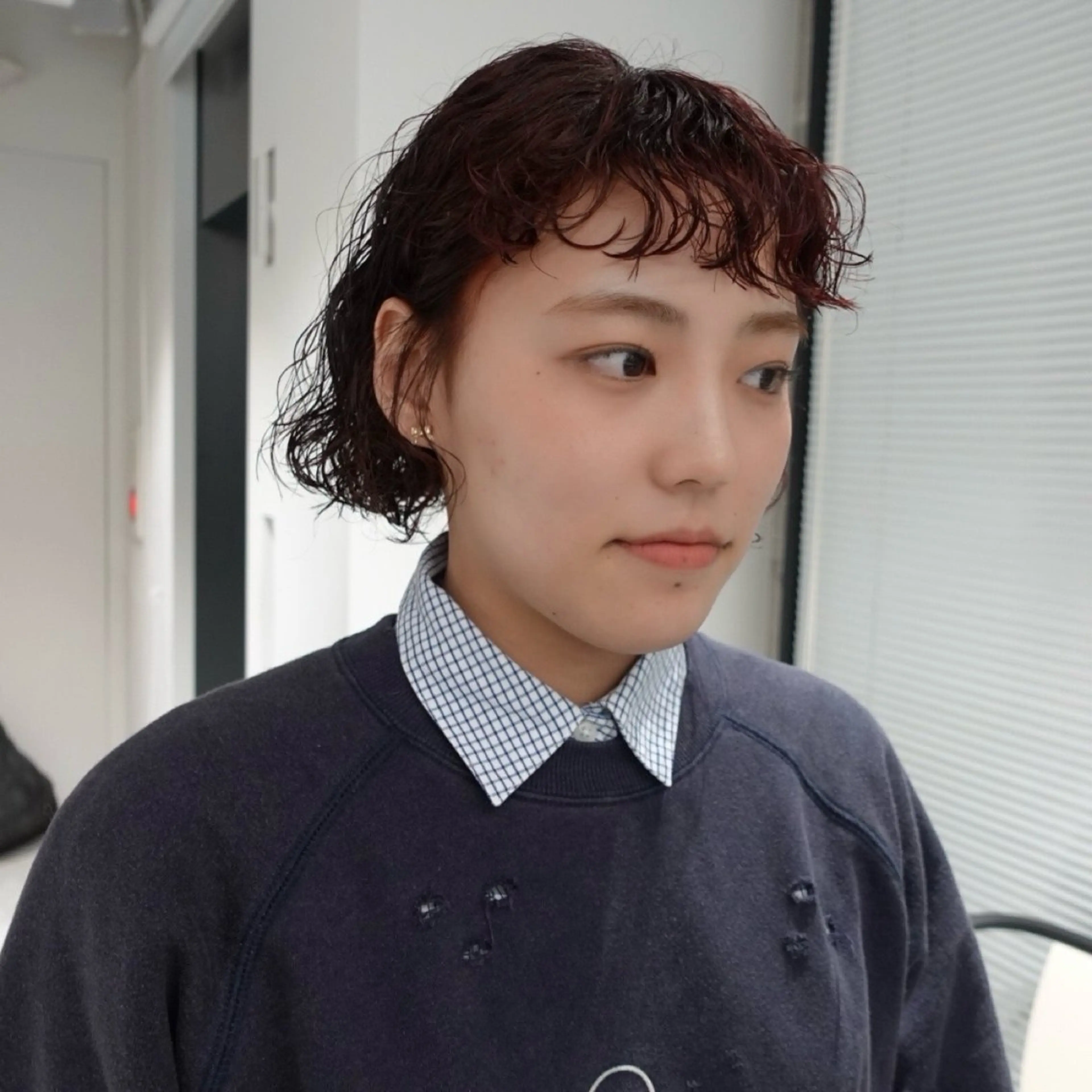 ショート カラー パーマ ヘアアレンジ オン眉 カット ヘアカラー パーマ 🌐サトウ リョウ🌐のヘアスタイル