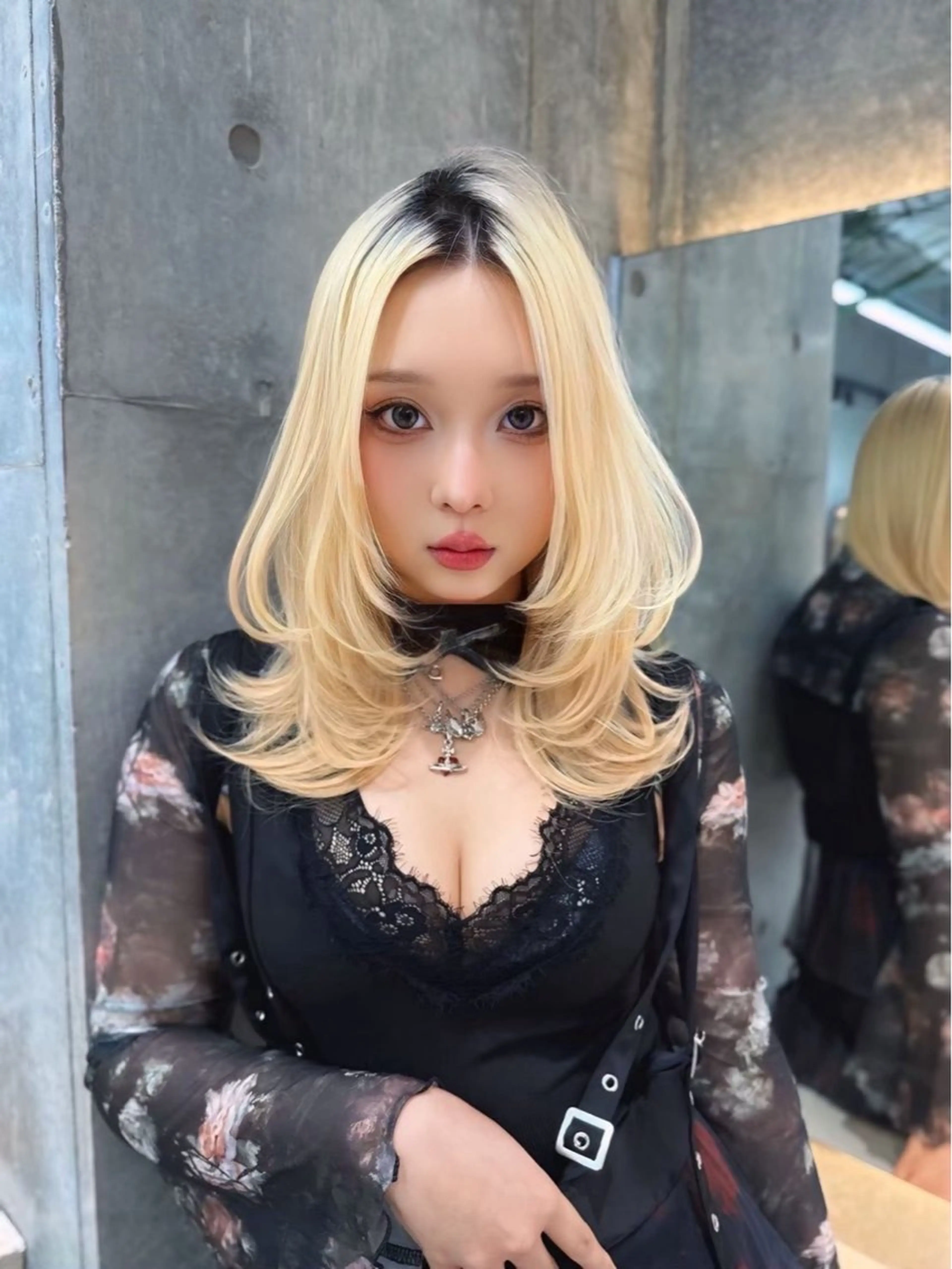 セミロング ヘアカラー イウラ ショウヤのヘアスタイル