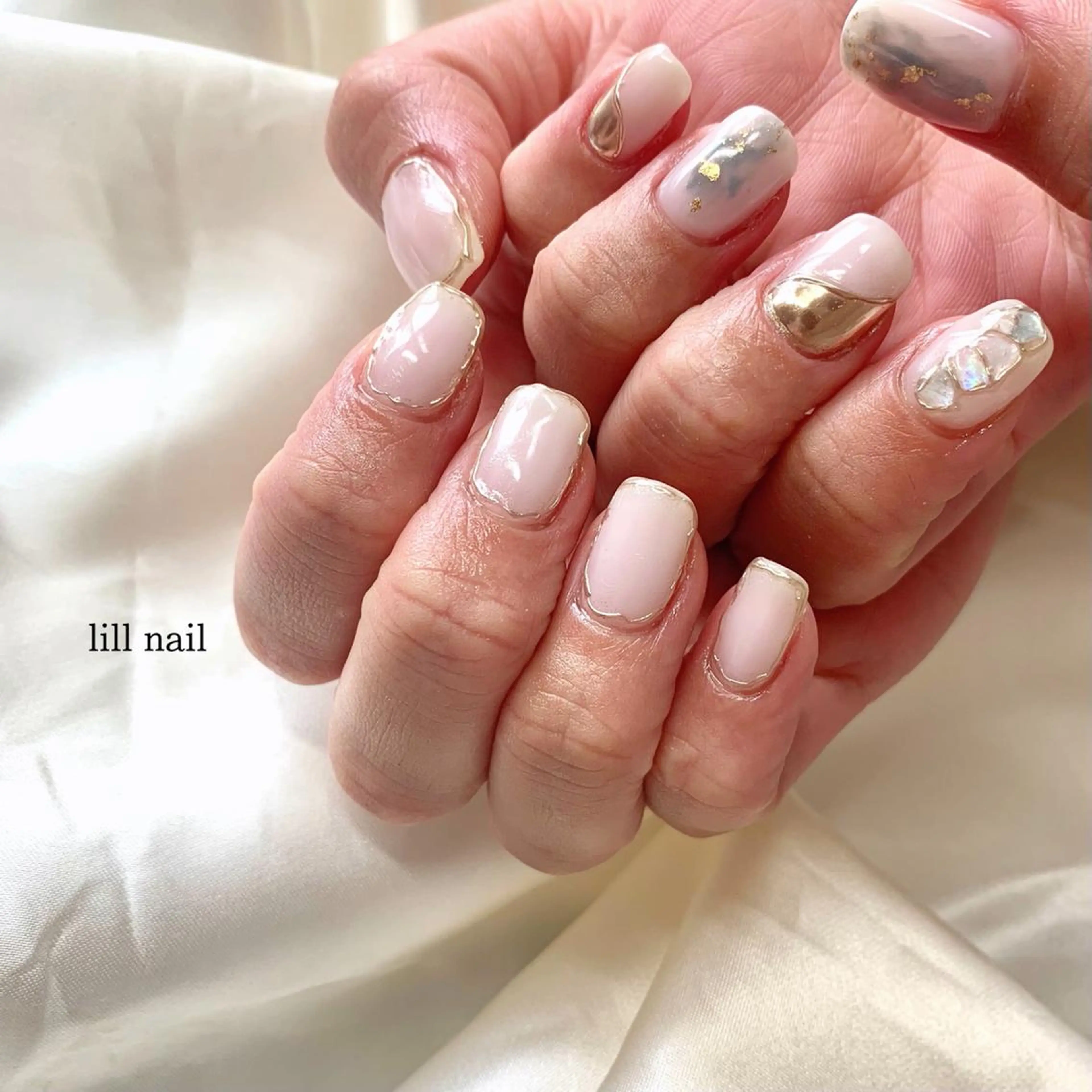 ミディアム pllia beautyのネイルデザイン