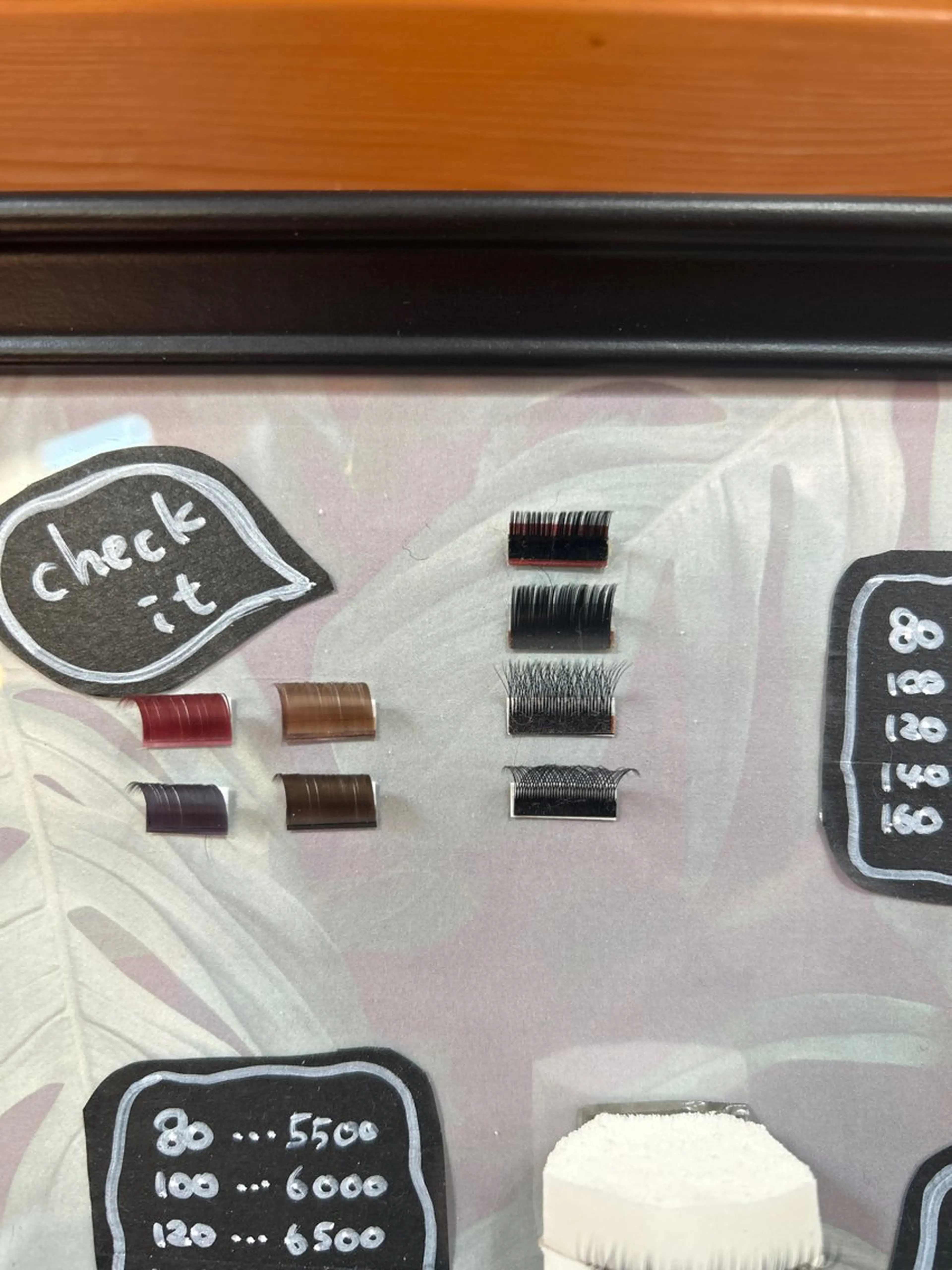 マツエク・マツパ カラーマツエク フラットラッシュ 深夜も営業、国分寺駅 Omueyelashのマツエク・マツパデザイン