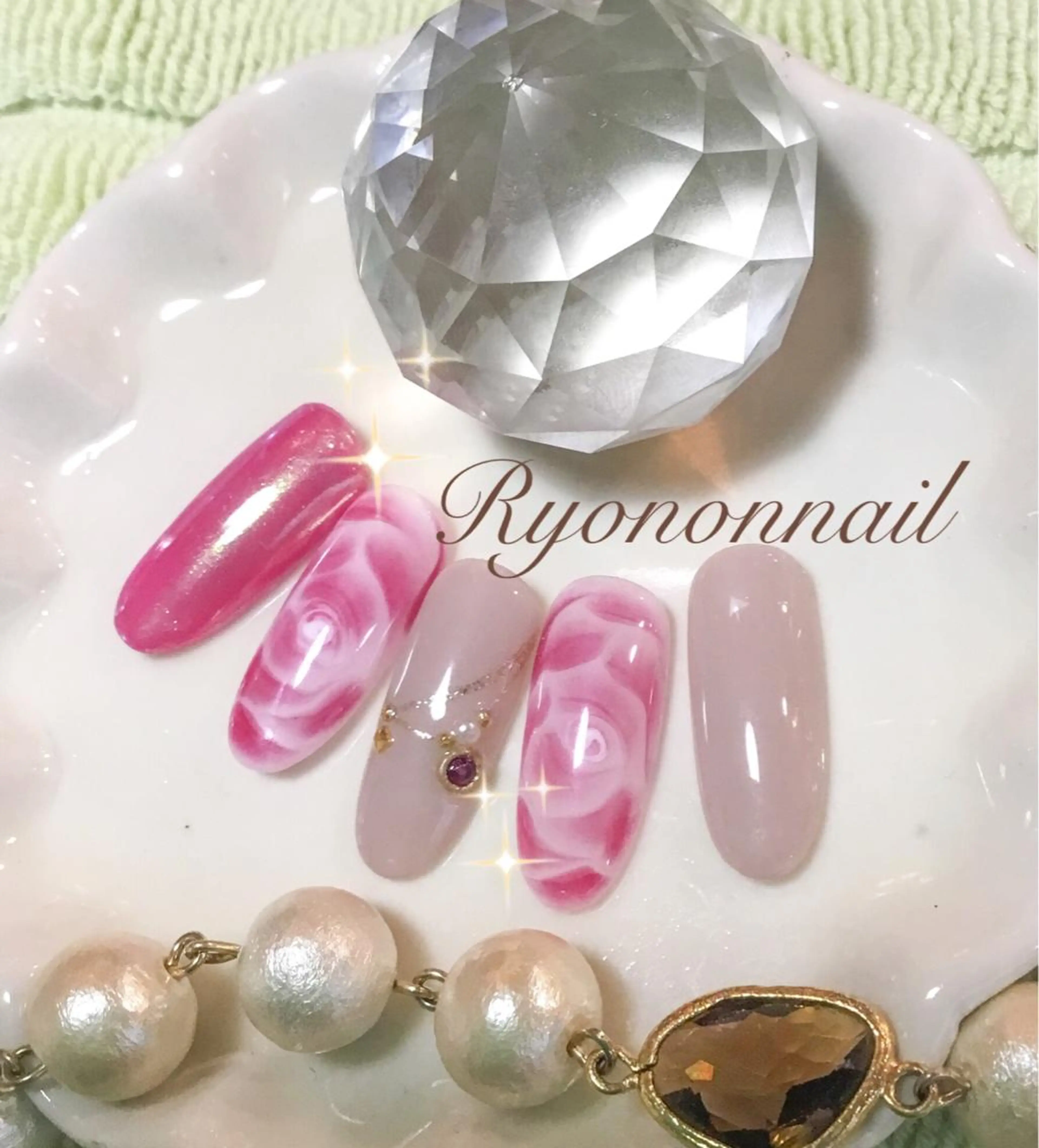 ネイル ネイルチップ Ryononnail(リョノンネイル)所属・Ryononnail 上谷典子のネイルデザイン