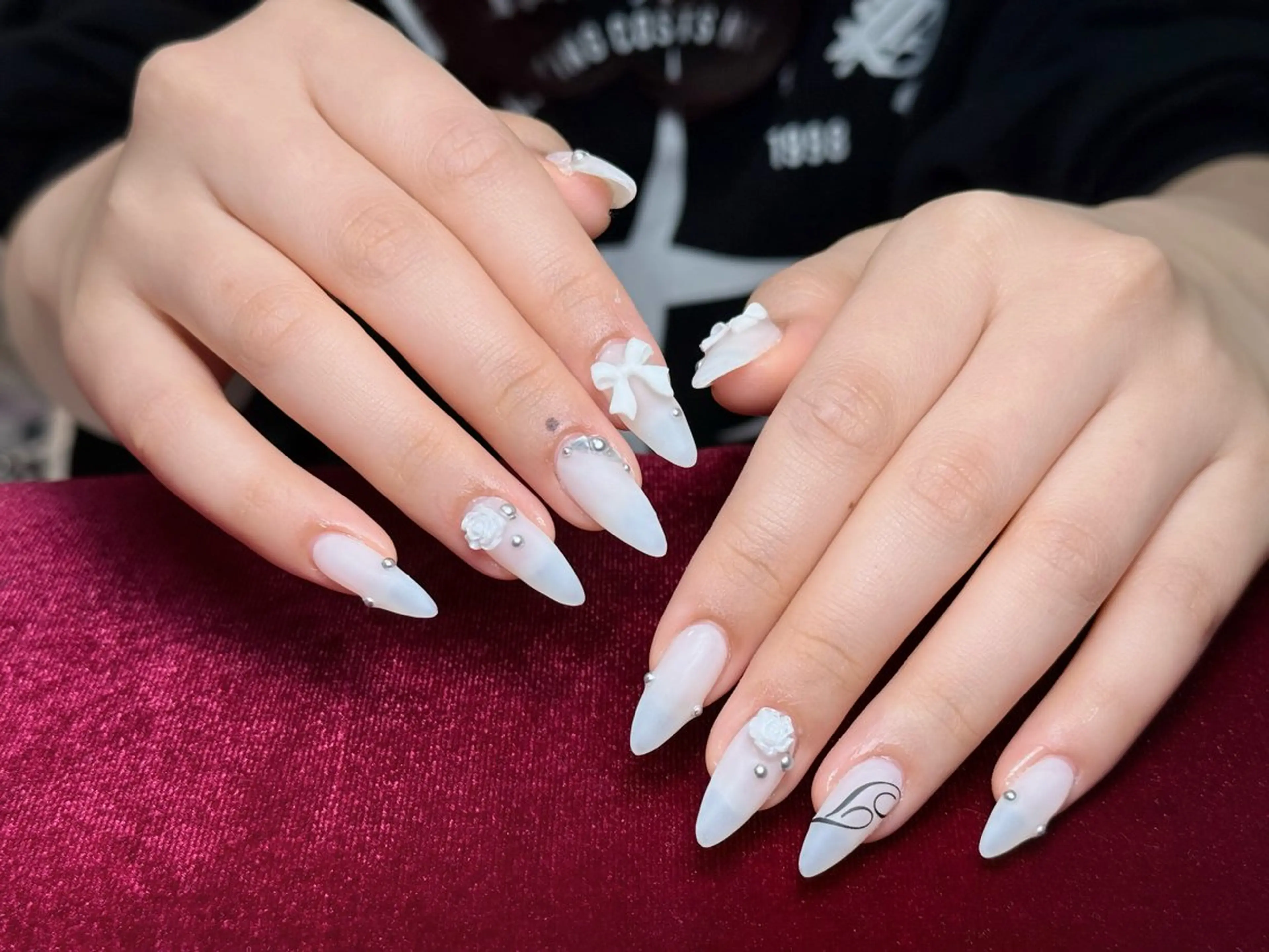 ネイル フレンチネイル ジェルネイル ガーリー 韓国ネイル ロングネイル ハンドネイル タオ チャンのネイルデザイン