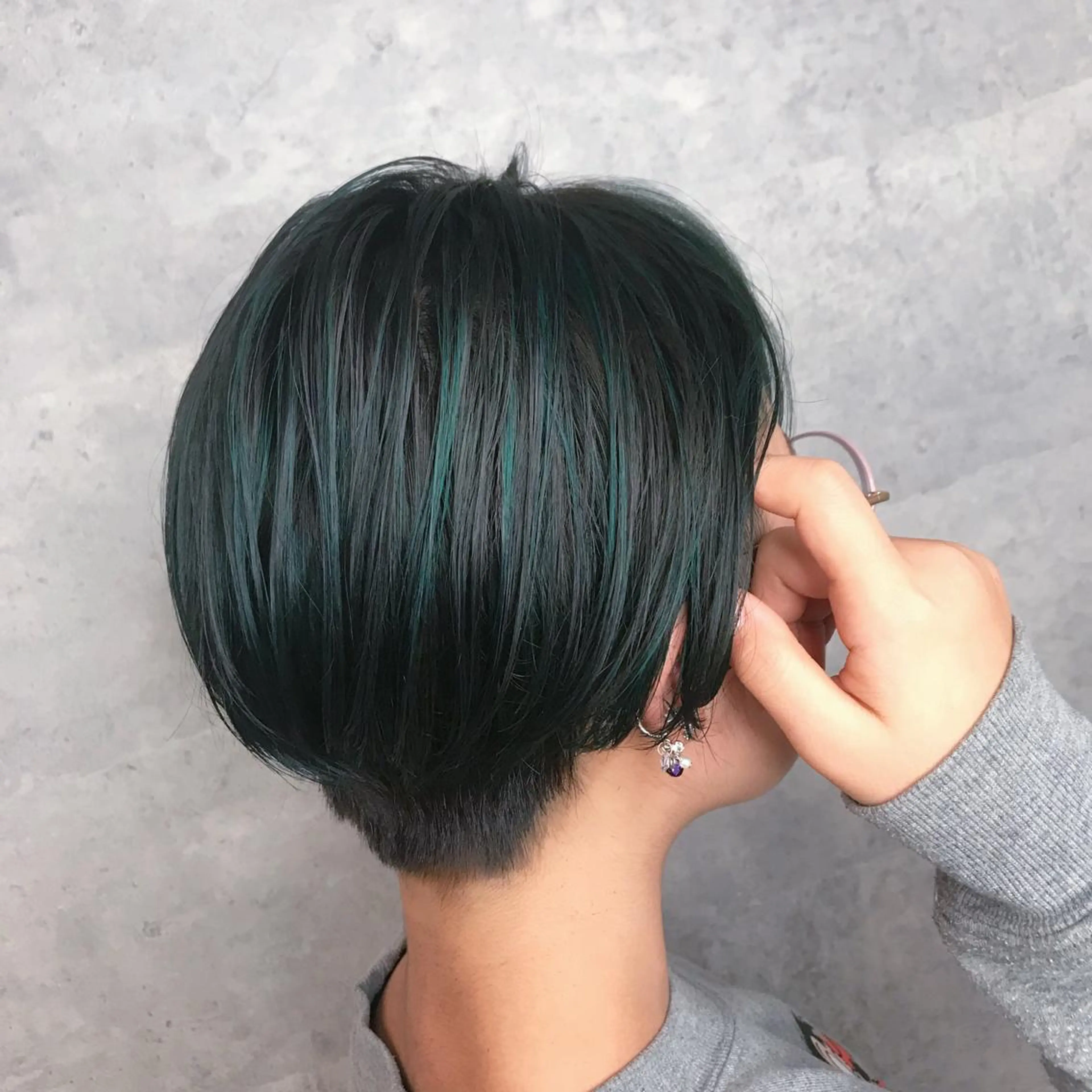 ショート カラー ハイライトカラー ハイライト アンダーバーホワイト_WHITE所属・_WHITE芝本 賢吾【天王寺店】のヘアスタイル