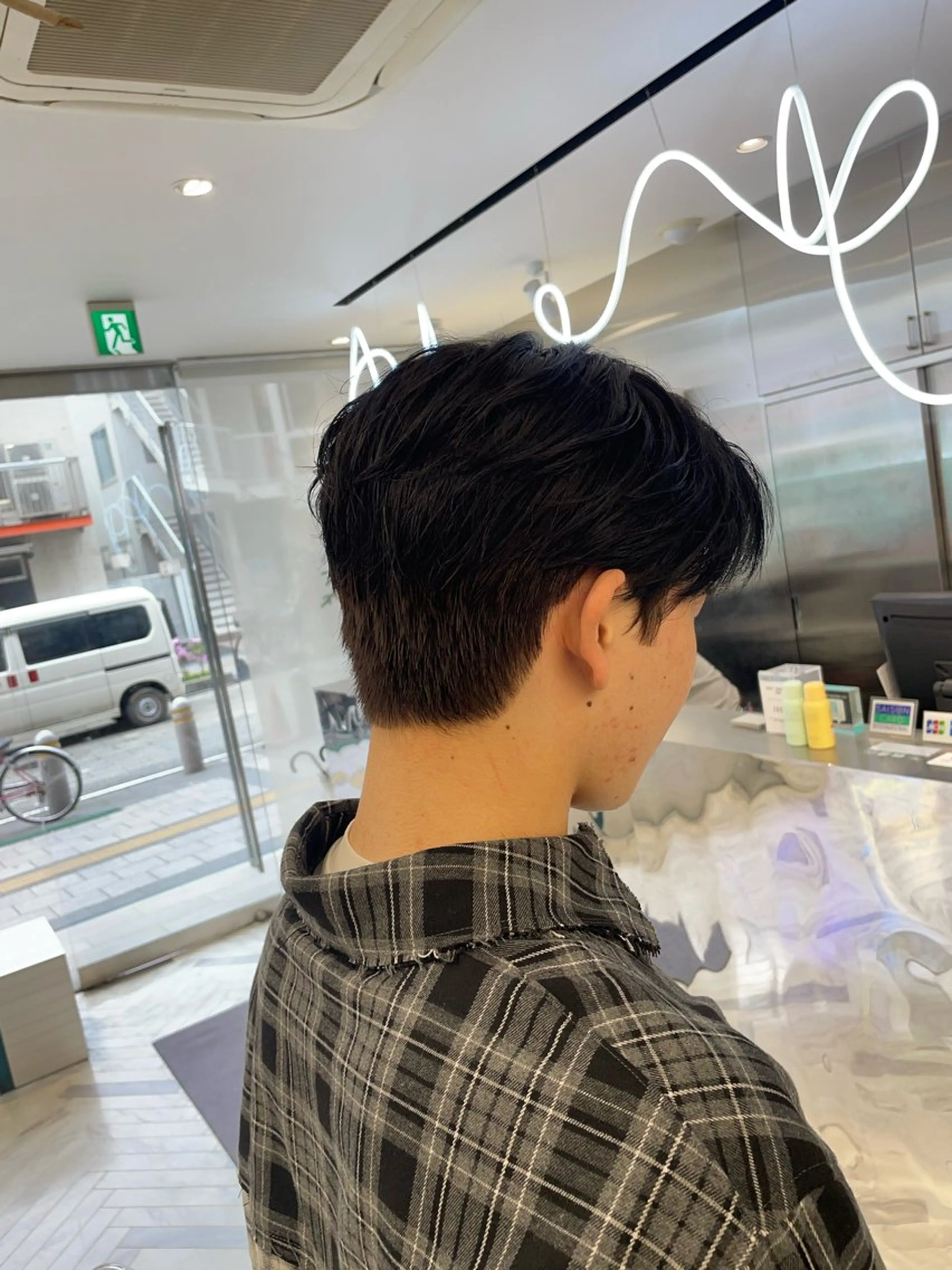 ショート パーマ メンズ メンズメッシュ メンズパーマ メンズツイストパーマ 波巻きパーマ スパイラルパーマ フェザーショート⚡️ REONのヘアスタイル