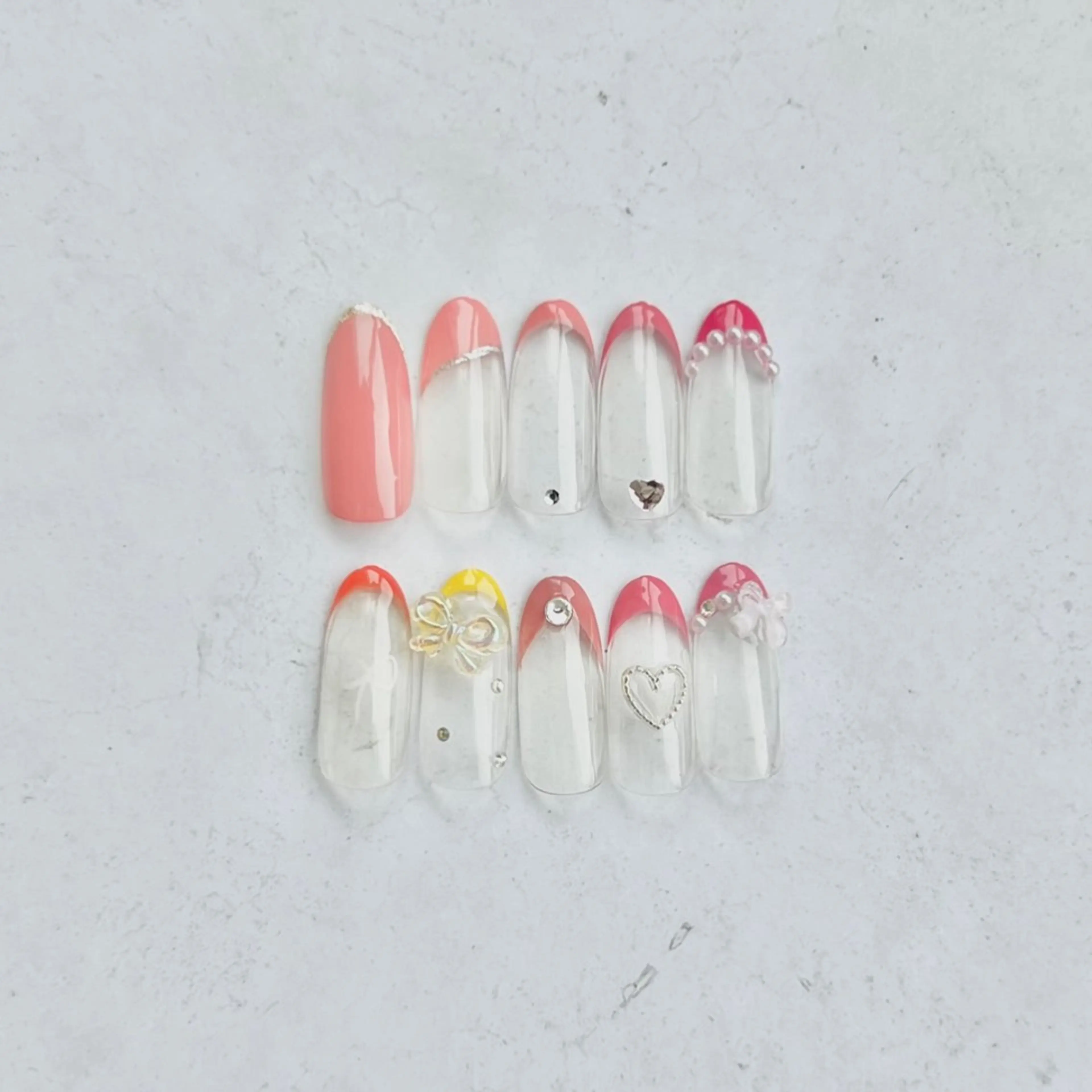 ネイル アートネイル フレンチネイル ラメ(グリッター) リボン ALIISLEI所属・きのした はるかのネイルデザイン