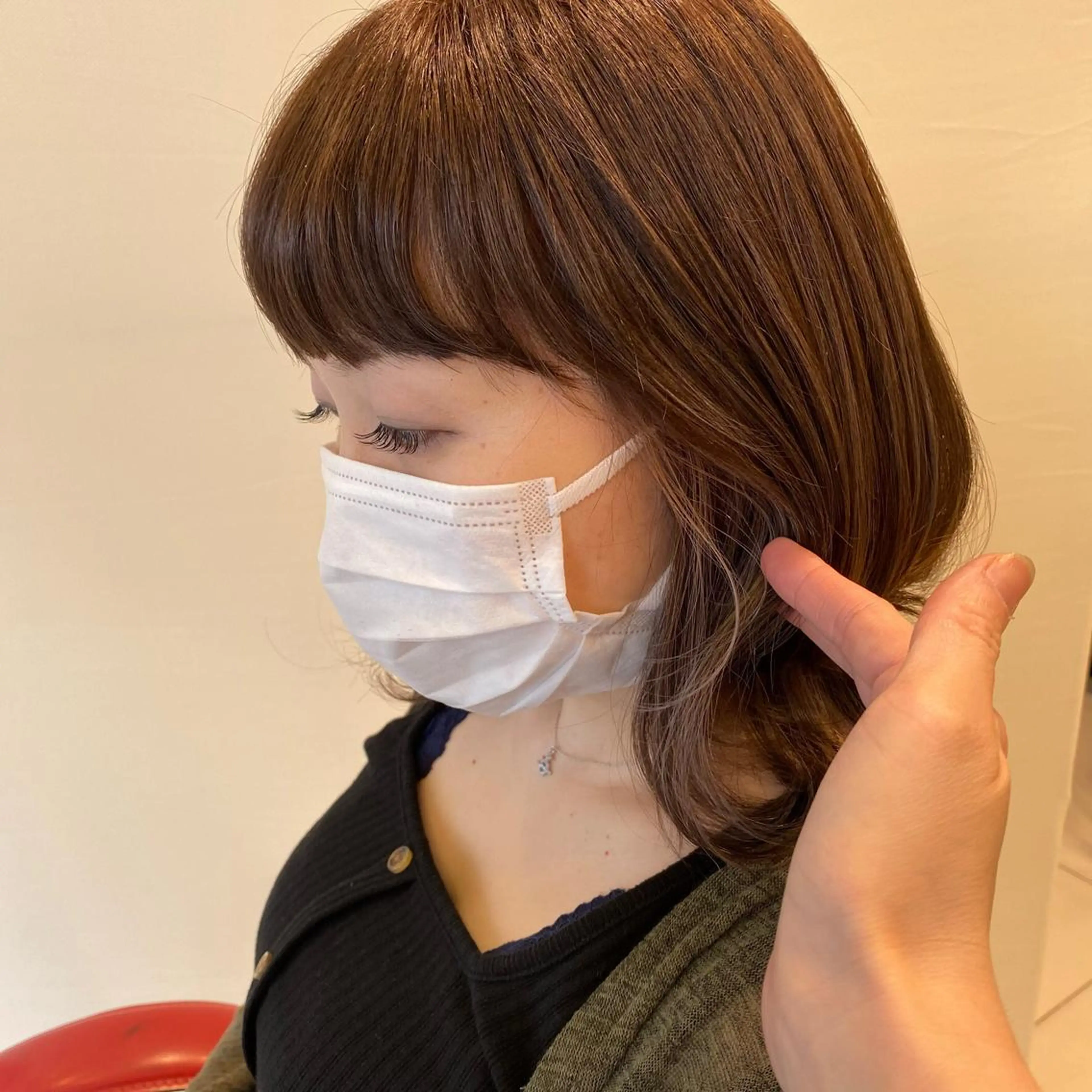 ミディアム カラー イヤリングカラー インナーカラー ショートヘアはお任せ 冨樫真未のヘアスタイル